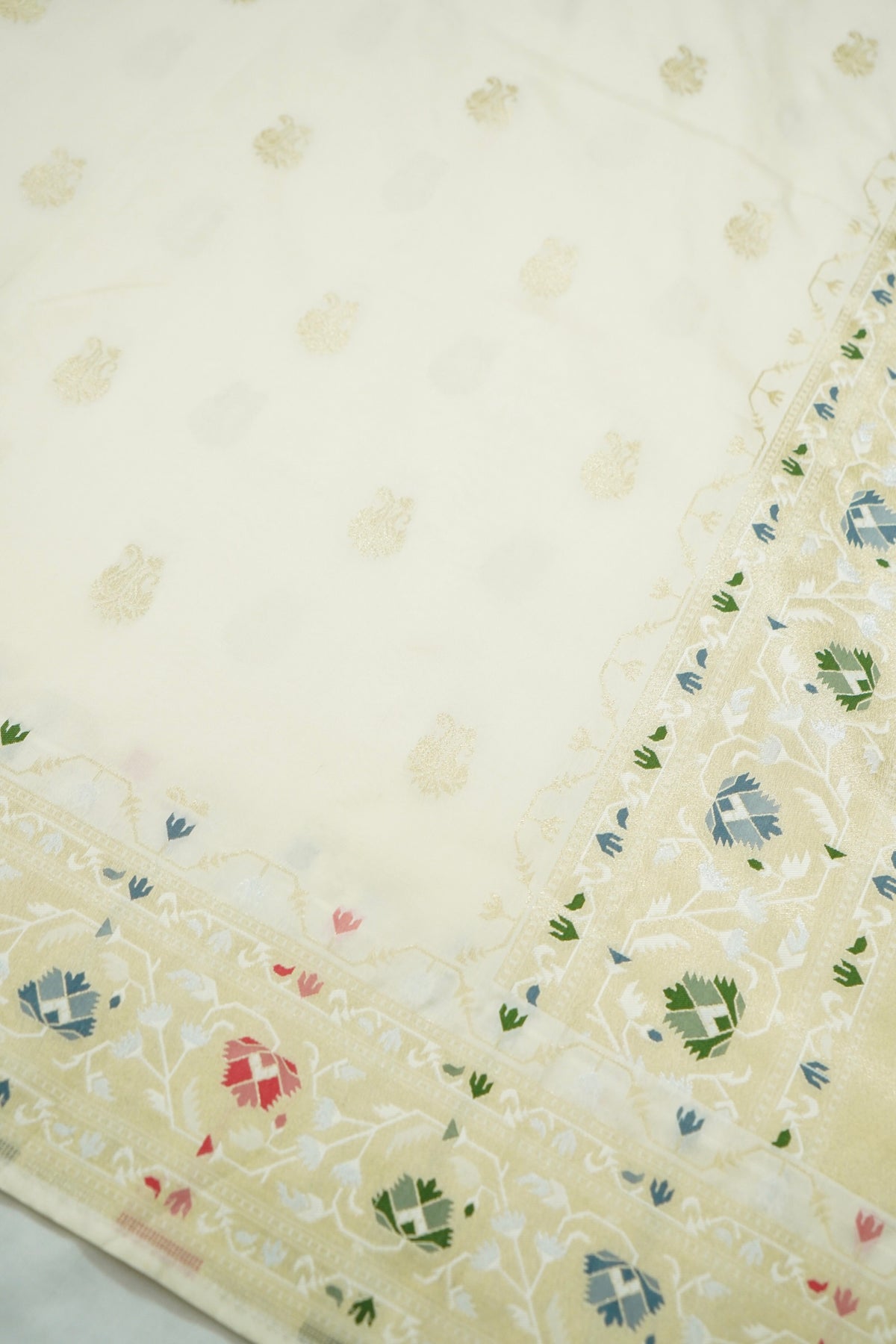 Peshavi - Ivory Paithani Silk Saree with Stitched Blouse