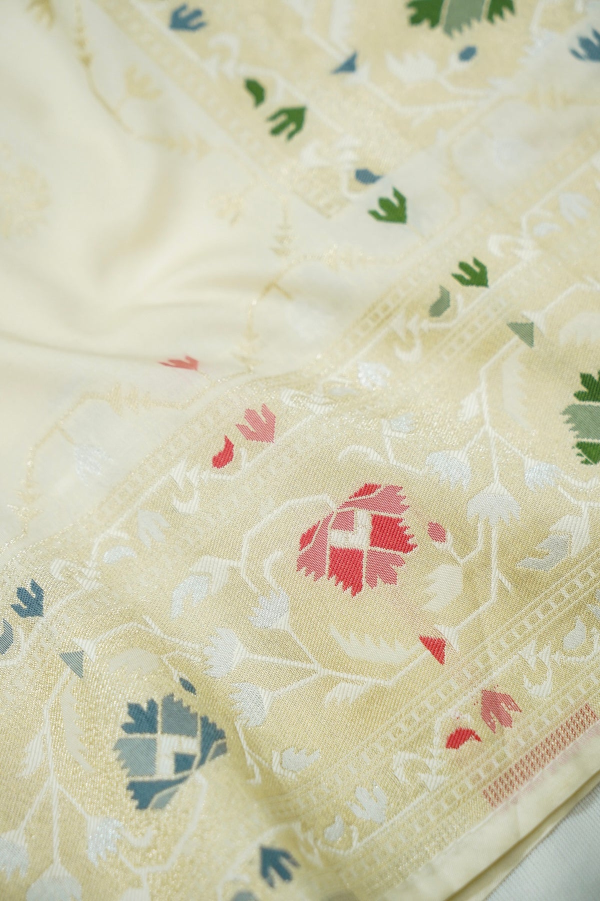 Peshavi - Ivory Paithani Silk Saree with Stitched Blouse