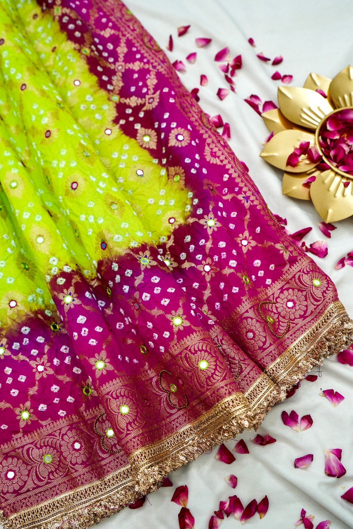 Dual-Tone Paisley Motif Green and Rani Pink Bandhani Dupion Silk Saree