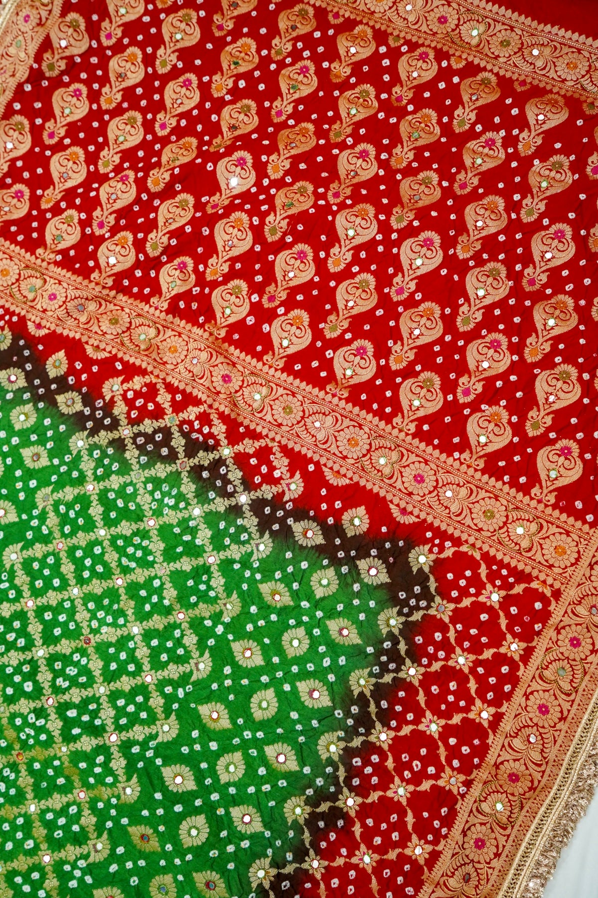 Dual-Tone Paisley Motif Emerald Green and Red Bandhani Dupion Silk Saree