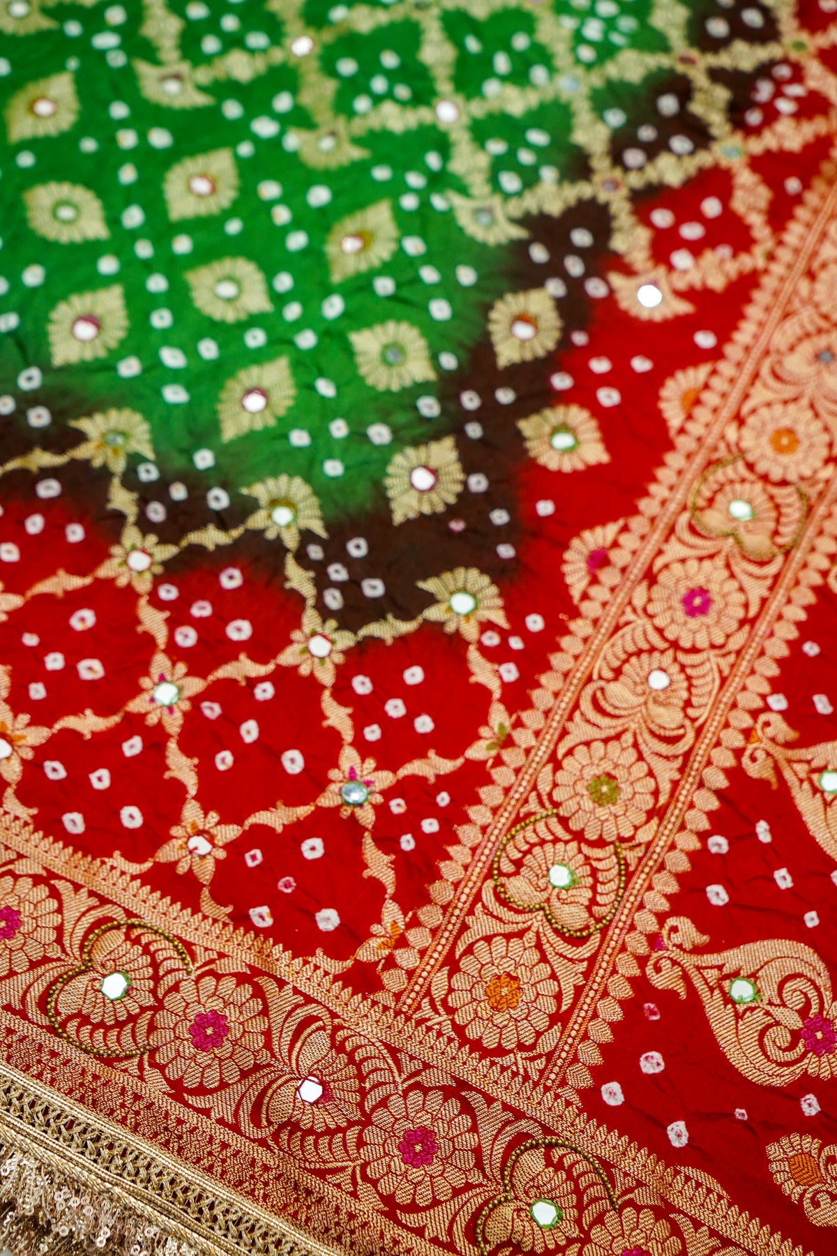 Dual-Tone Paisley Motif Emerald Green and Red Bandhani Dupion Silk Saree