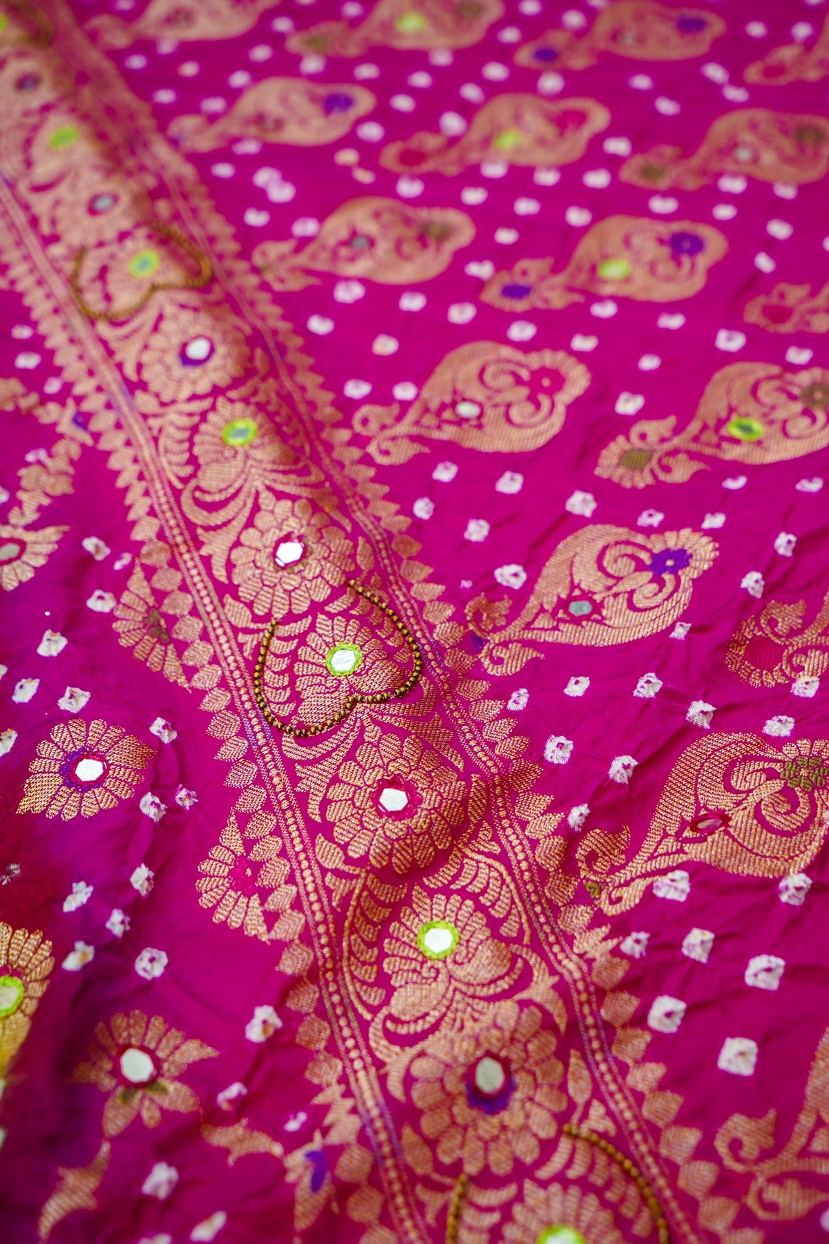 Dual-Tone Paisley Motif Green and Rani Pink Bandhani Dupion Silk Saree