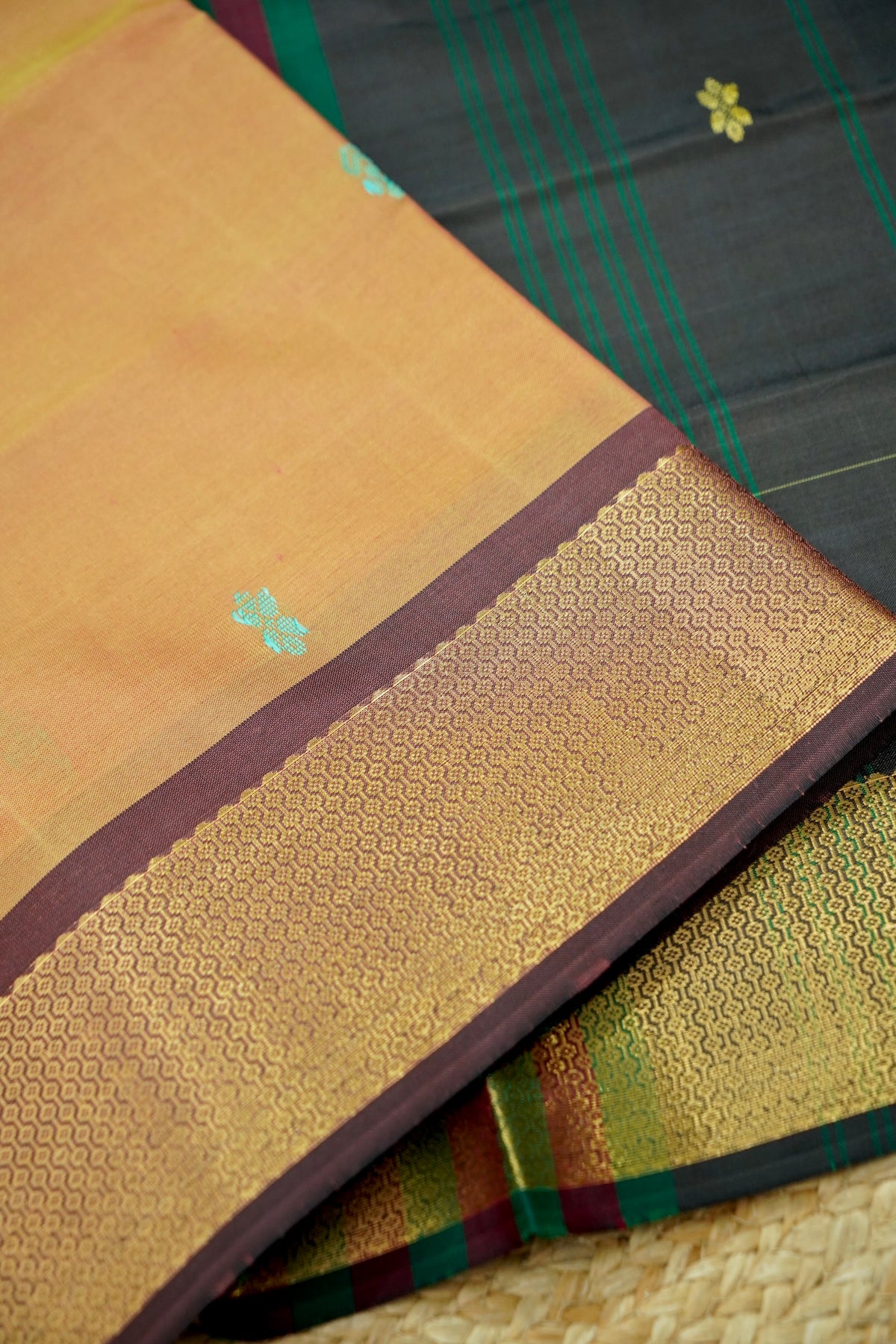 Suvarna - Peach Copper Maheshwari Silk Saree
