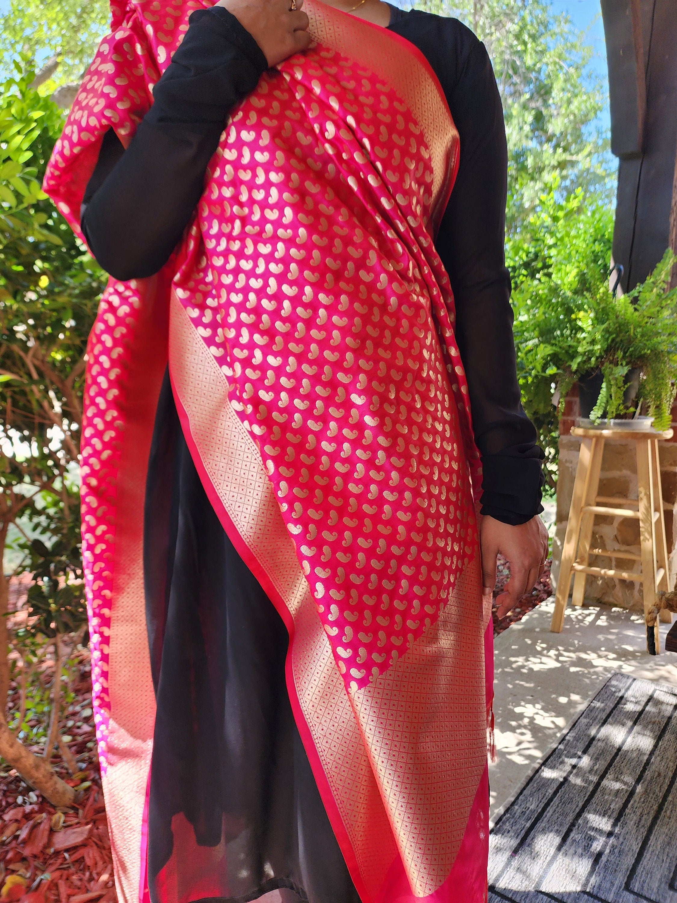 Banarasi Silk Bubble Gum Pink Dupatta with gold handweaving