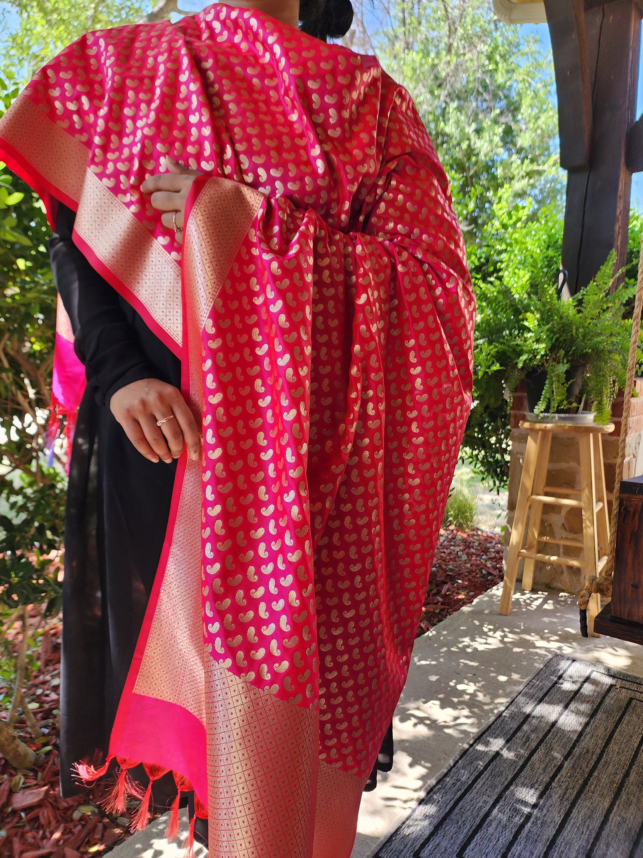 Banarasi Silk Bubble Gum Pink Dupatta with gold handweaving