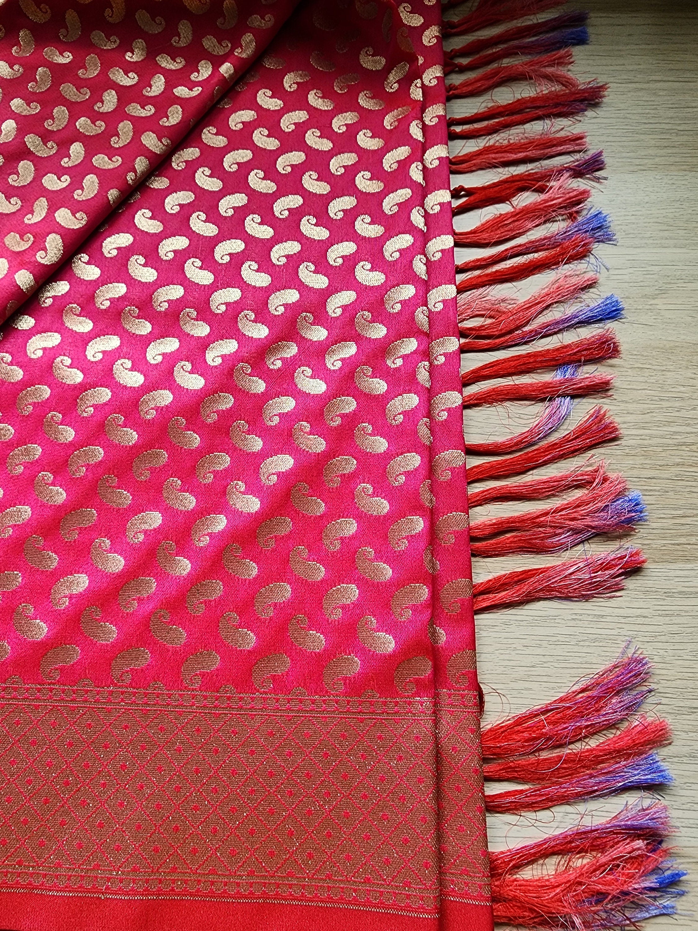 Banarasi Silk Bubble Gum Pink Dupatta with gold handweaving