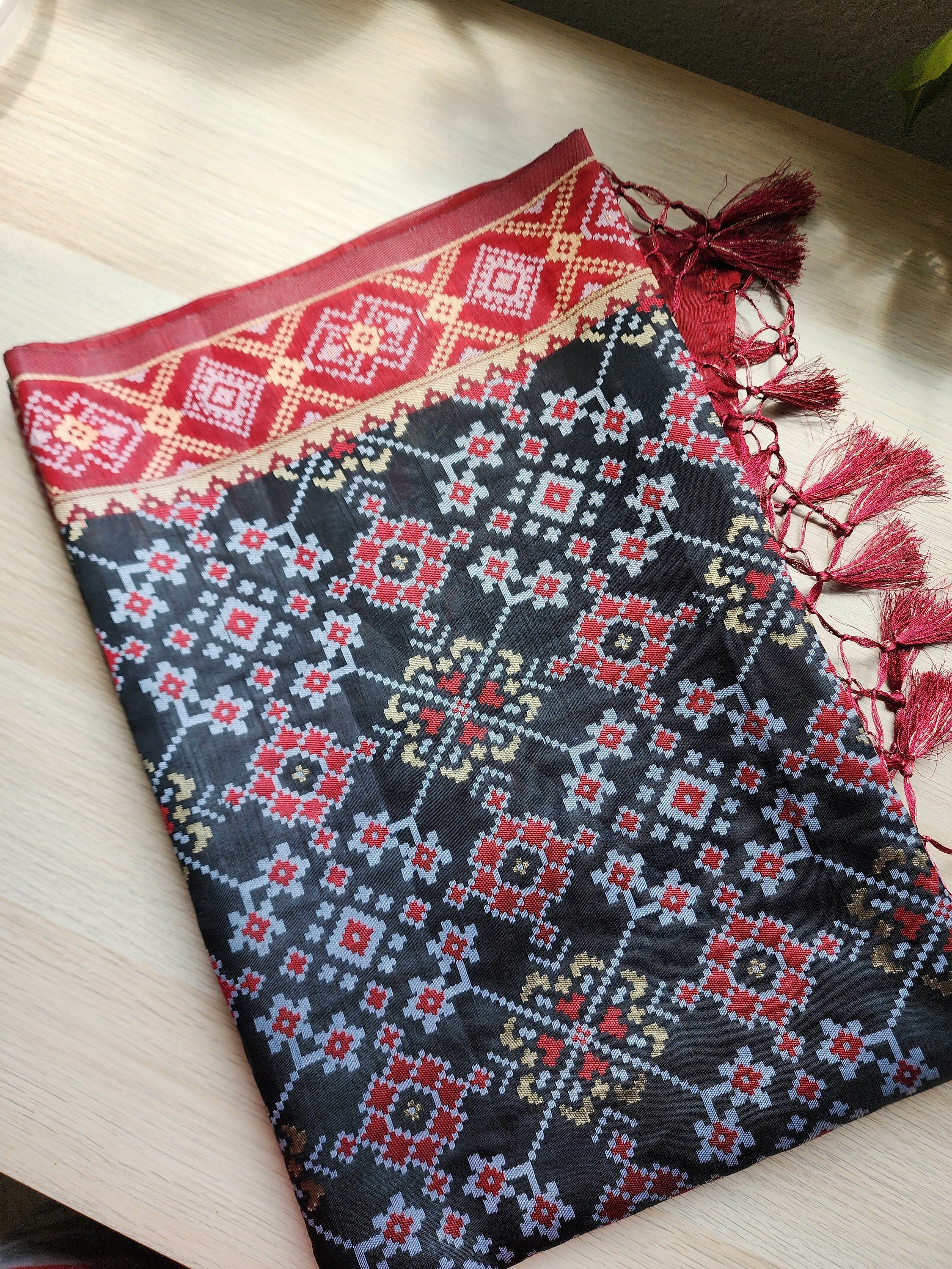 Banarasi Silk Handwoven Black & Maroon Dupatta