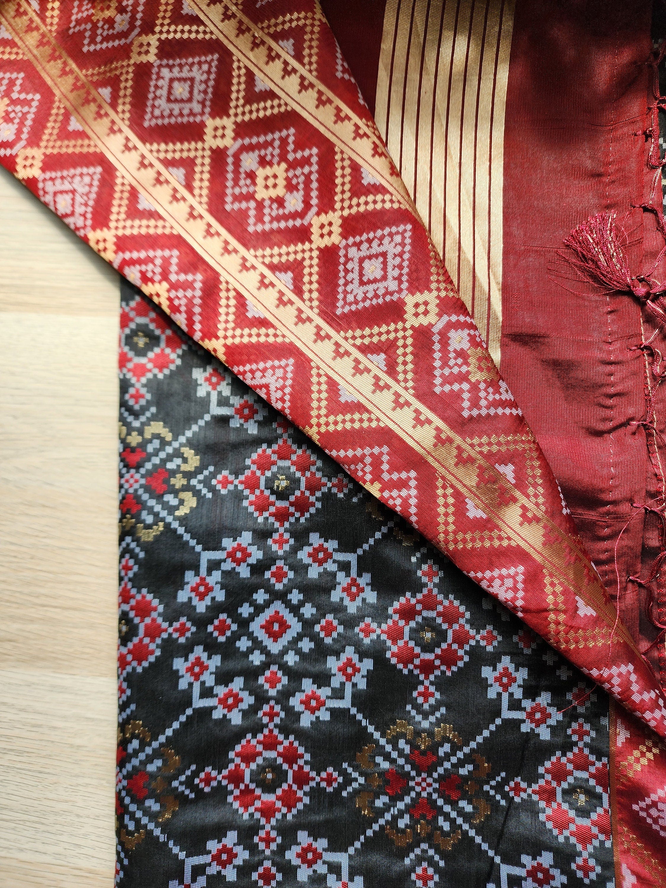 Banarasi Silk Handwoven Black & Maroon Dupatta