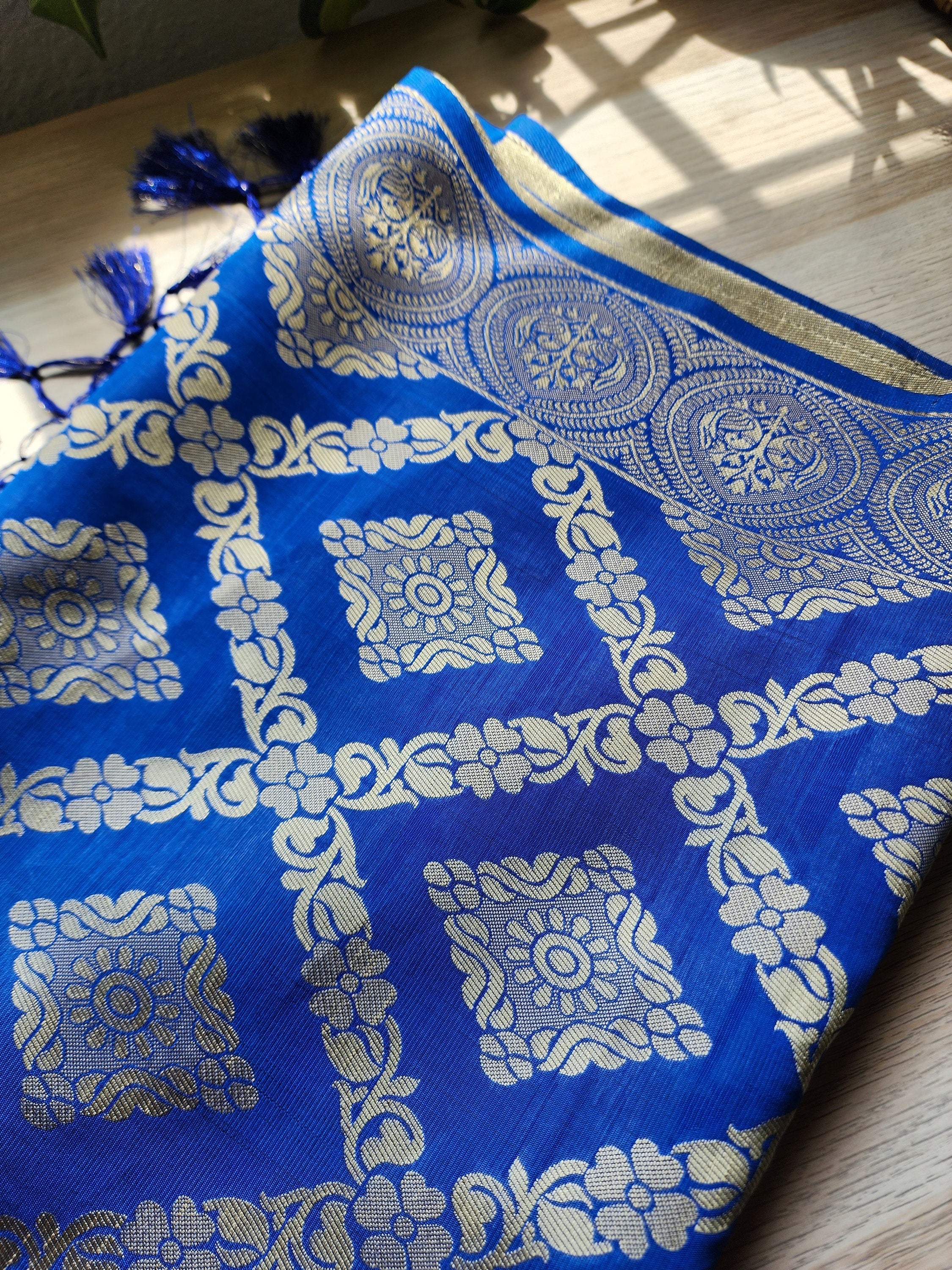 Banarasi Silk Handwoven Royal Blue Dupatta with golden weaving