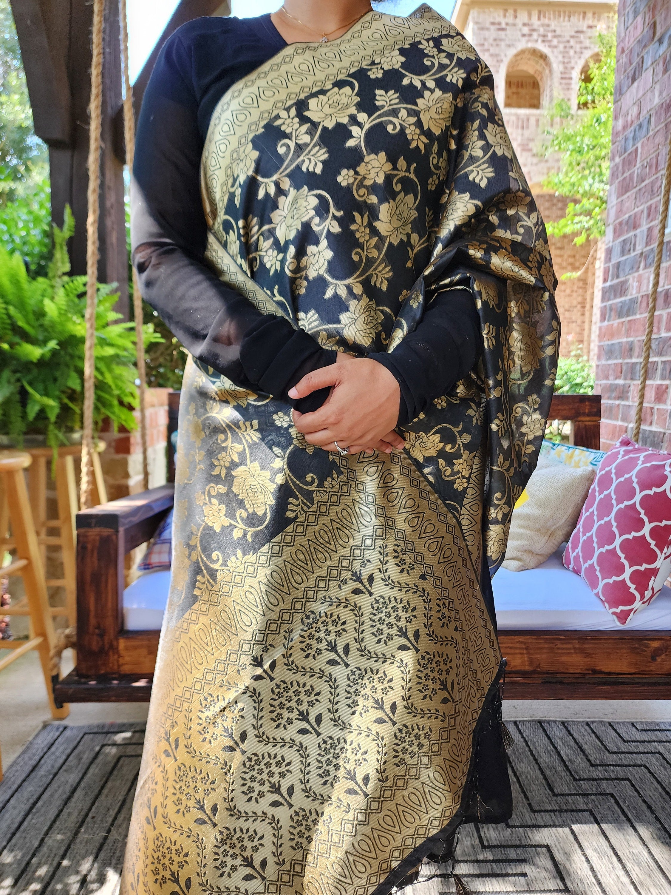 Banarasi Silk Handwoven Black Dupatta with golden weaving