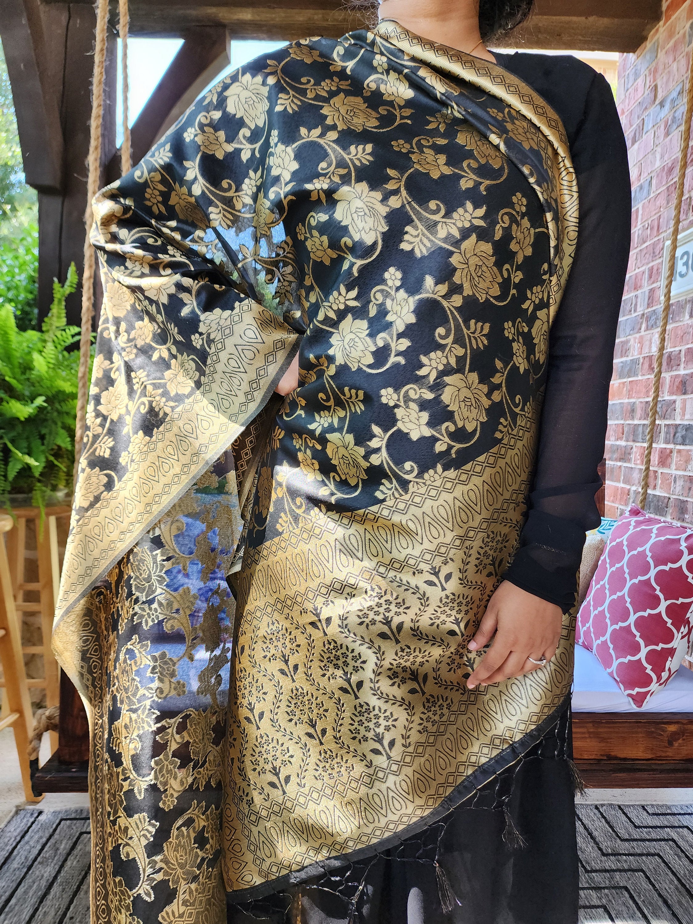 Banarasi Silk Handwoven Black Dupatta with golden weaving