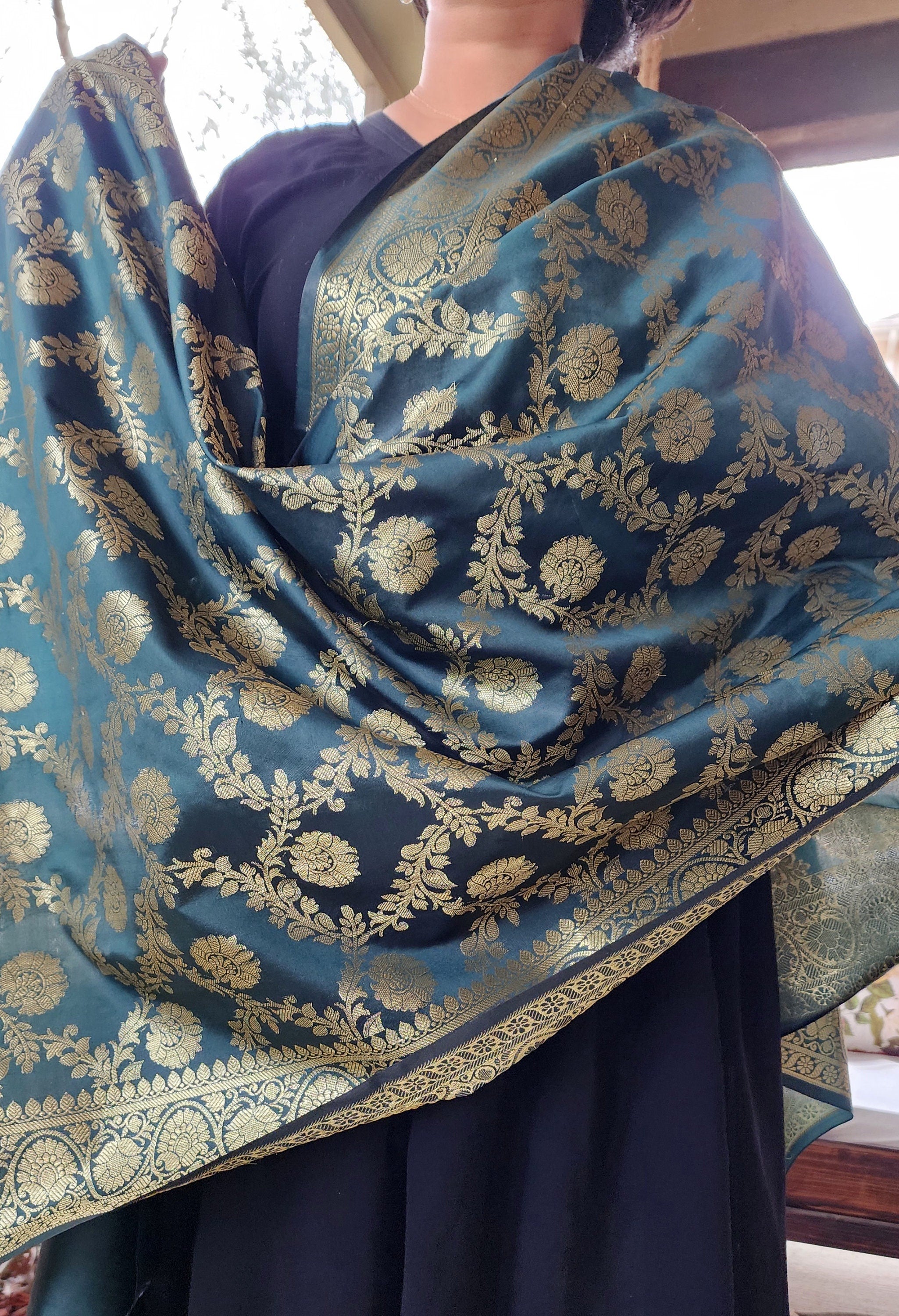 Banarasi Bottle Green Silk Dupatta with gold weaving