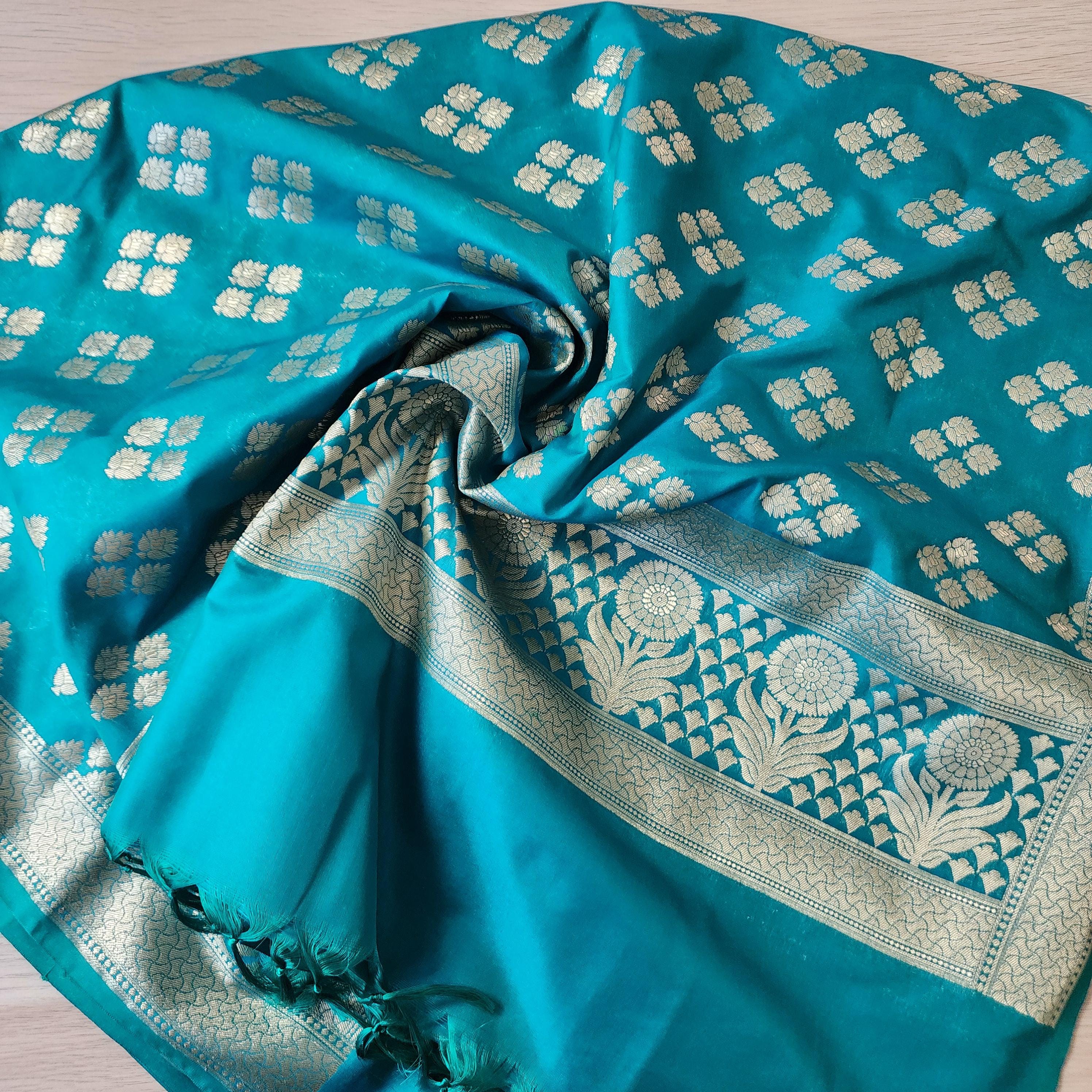 Banarasi Rama Green Color Dupatta with gold handweaving, Indian traditional and Festive designer dupatta, luxurious soft Banarsi dupatta