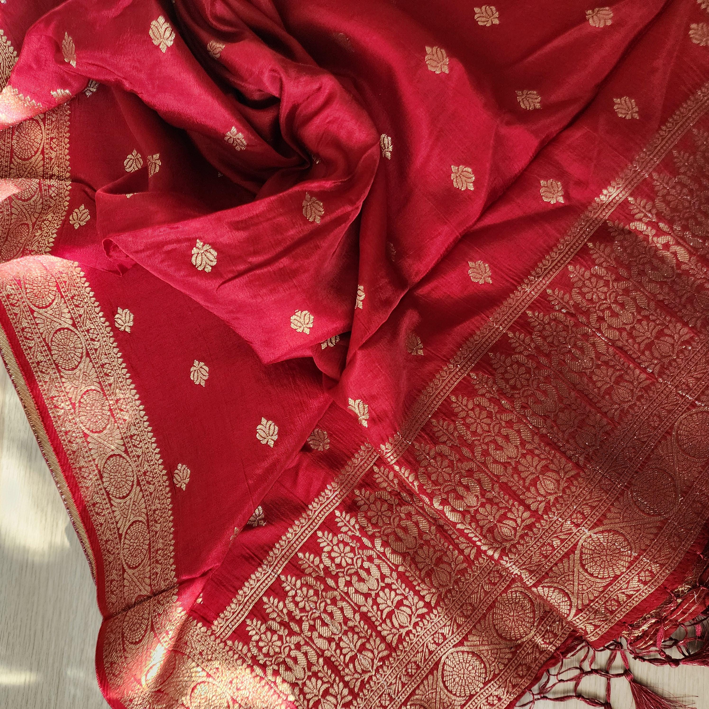 Banarasi Maroon Red Dola Silk with Golden Zari border & Floral motifs