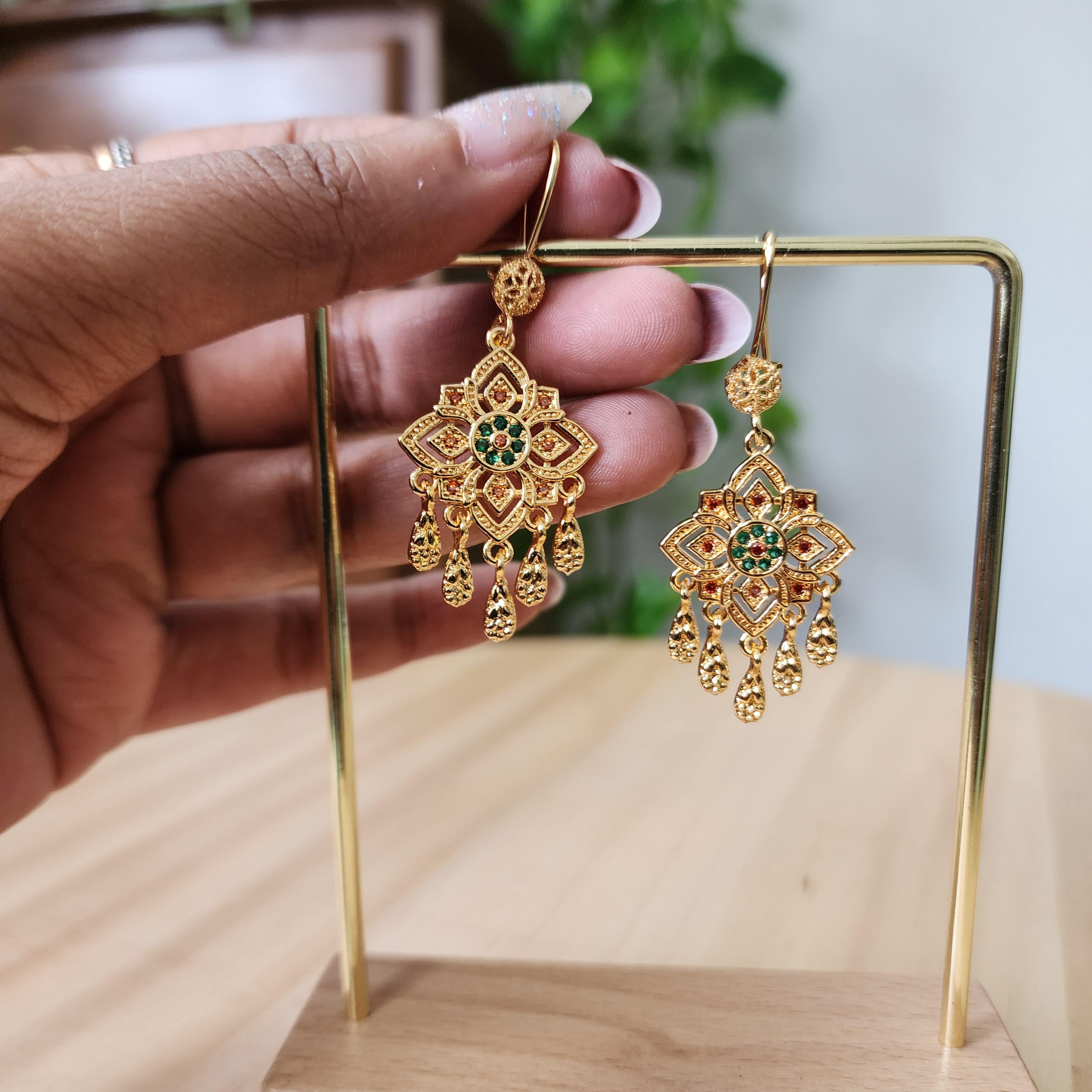 Vintage Style Golden Droplet Earrings