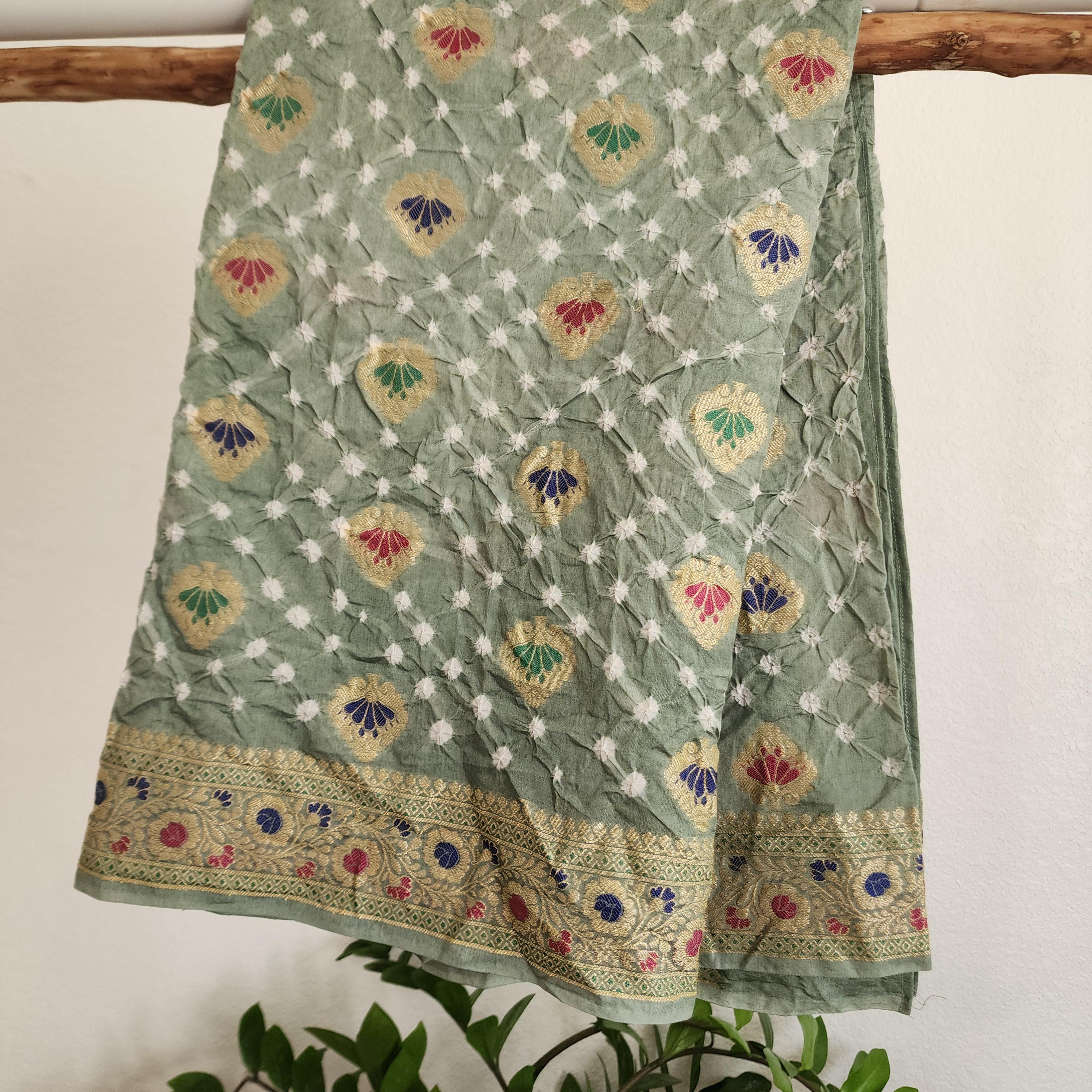 Banarasi Handwoven Bandhni Dupatta in Gray