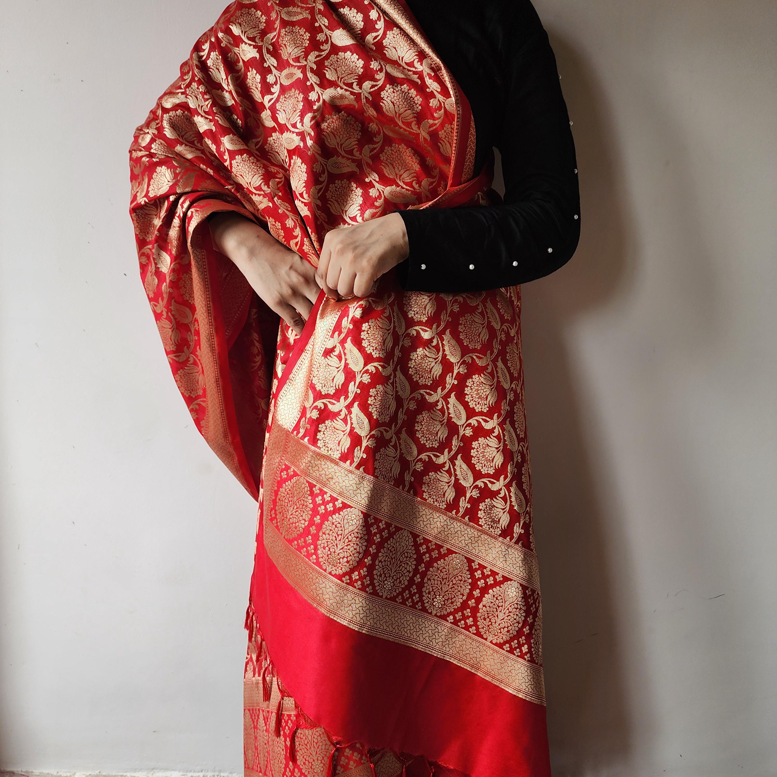 Vibrant Red Banarasi Dupatta with Gold Zari Floral Weave Rich & Timeless Look for Weddings, Festive Wear Traditional Outfits