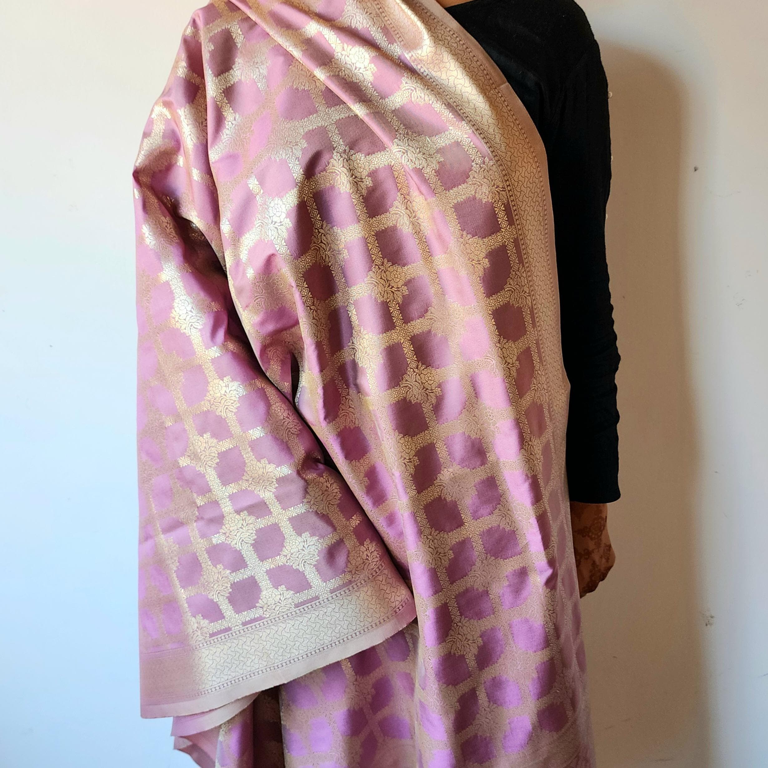 Lavender Pink Banarasi Dupatta - Golden Lattice Weave