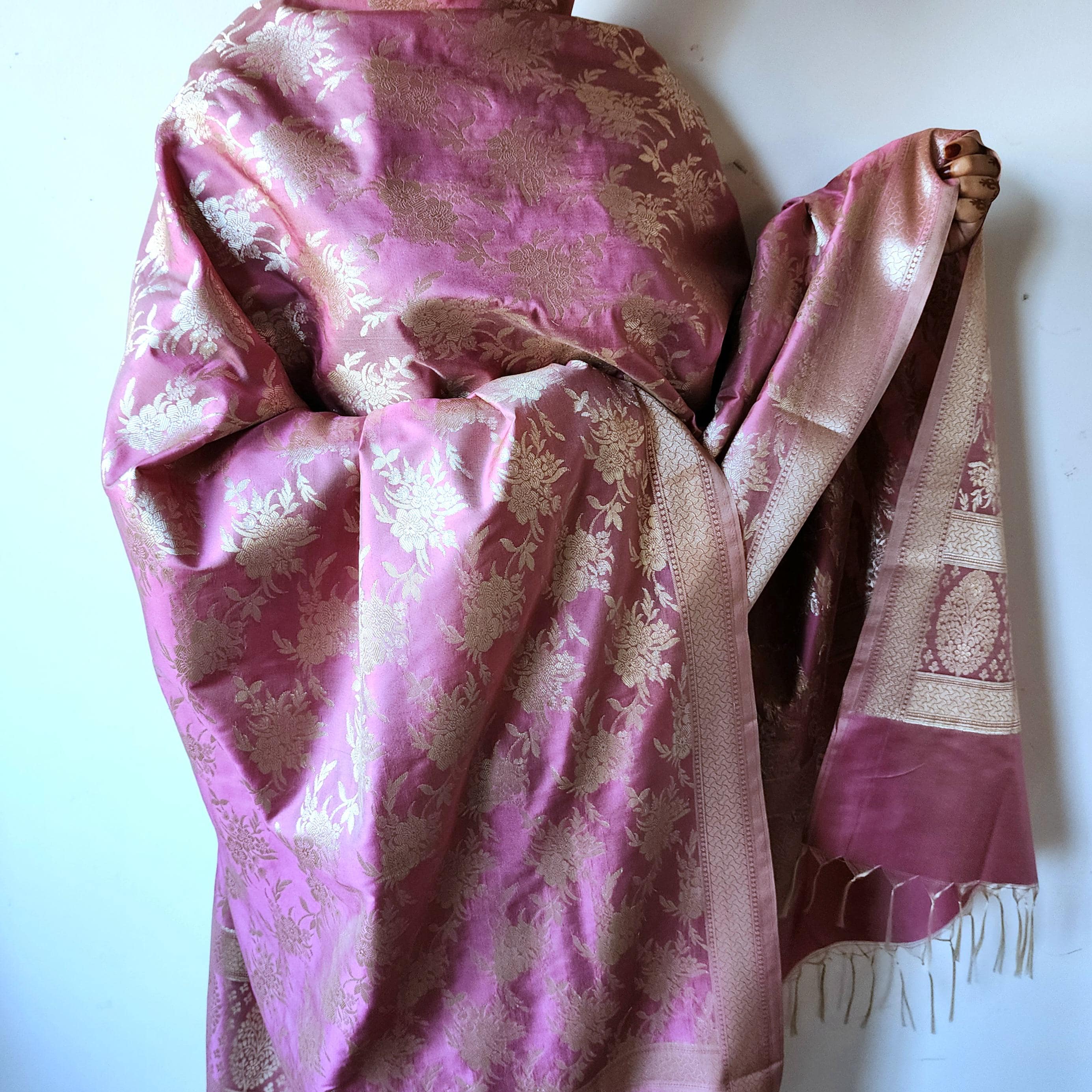 Lavender Pink Mist Banarasi Dupatta Golden Bloom Design, Gentle Sophistication