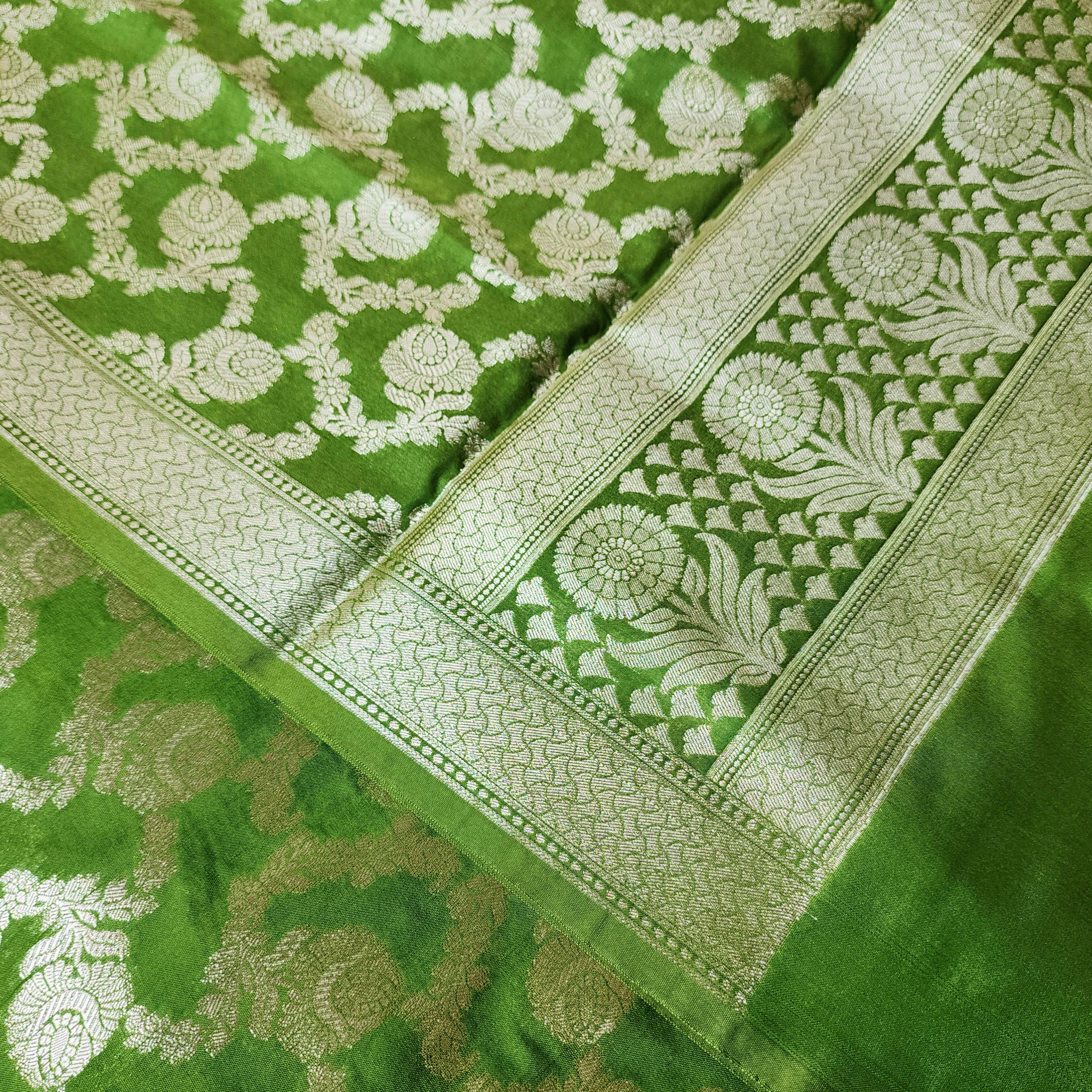 Leaf Green Floral Jaal Dupatta with Mughal-Inspired Zari Border