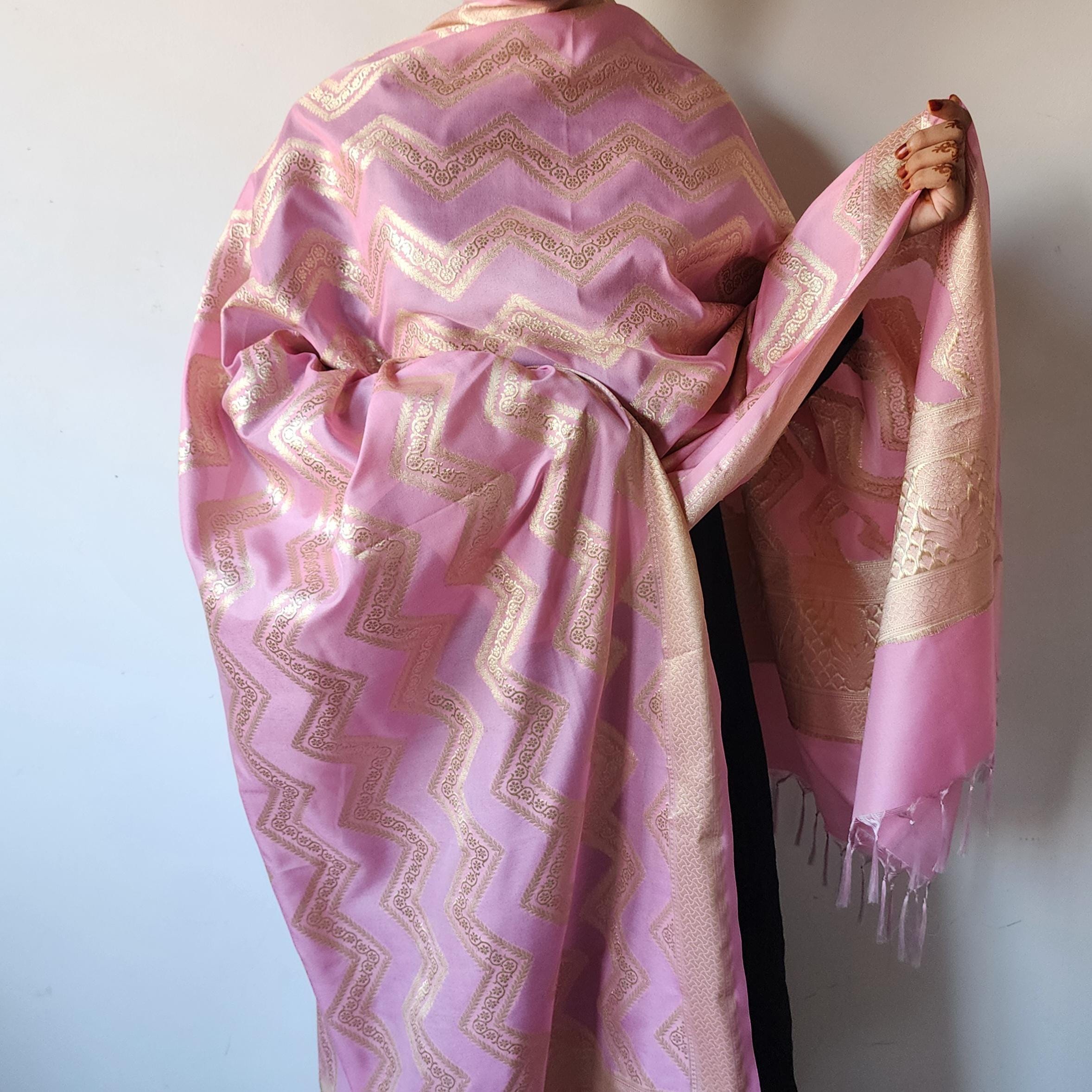 Soft Pastel Pink Banarasi Dupatta Golden Chevron Pattern, Youthful Radiance