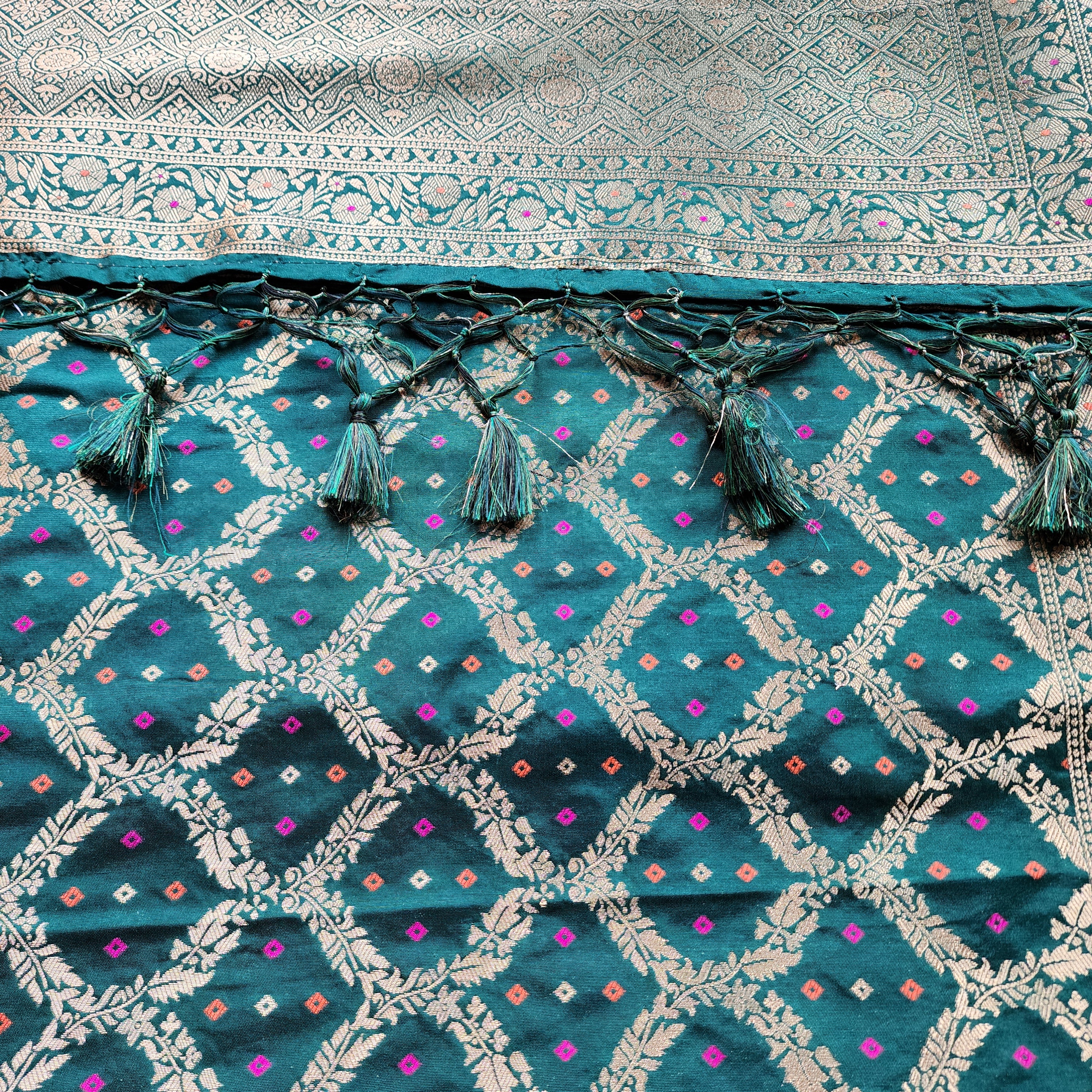 Bottle Green Bandhani Dupatta with Traditional Jaal