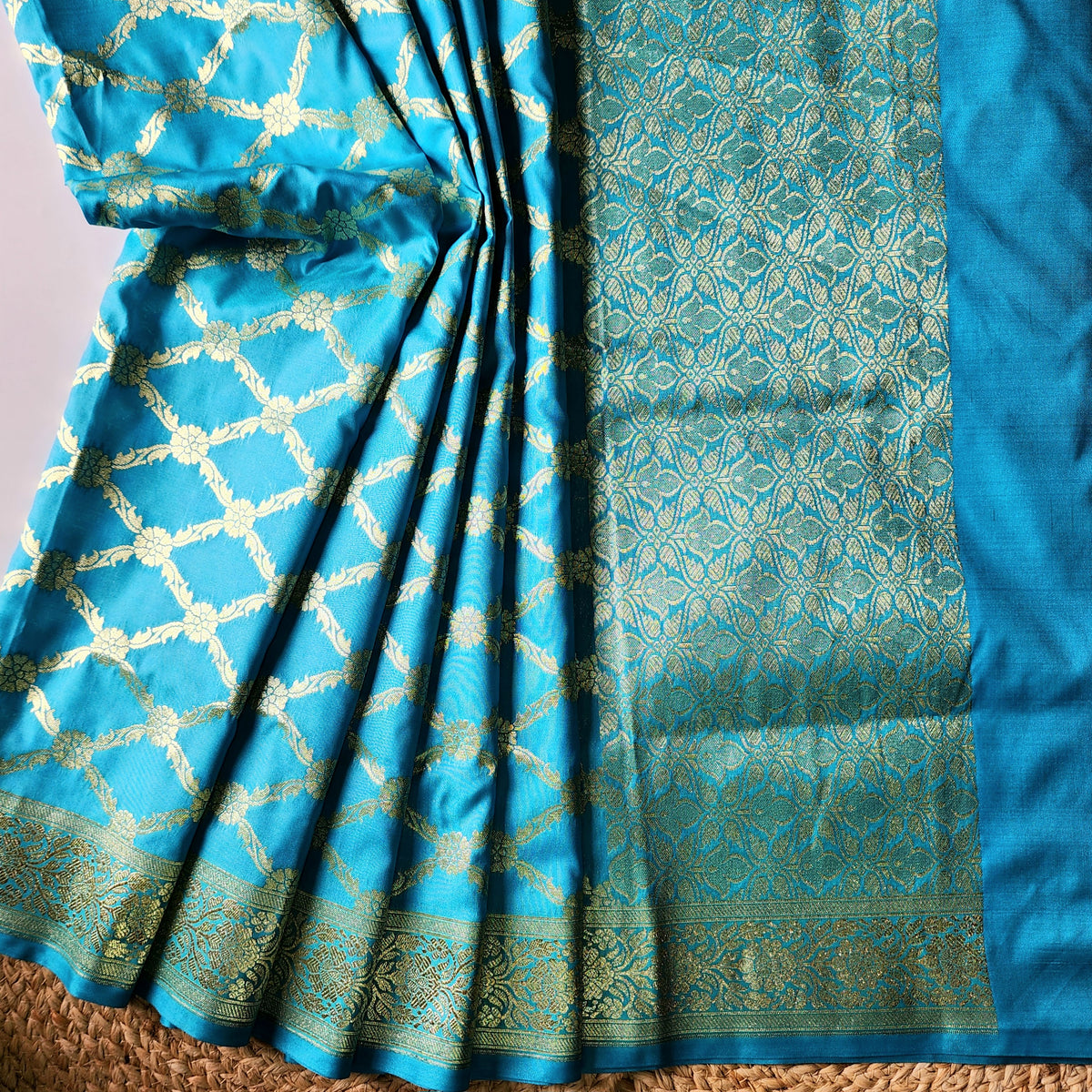 Banarasi Tapetta Silk - Turquoise Zari Jaal Dupatta