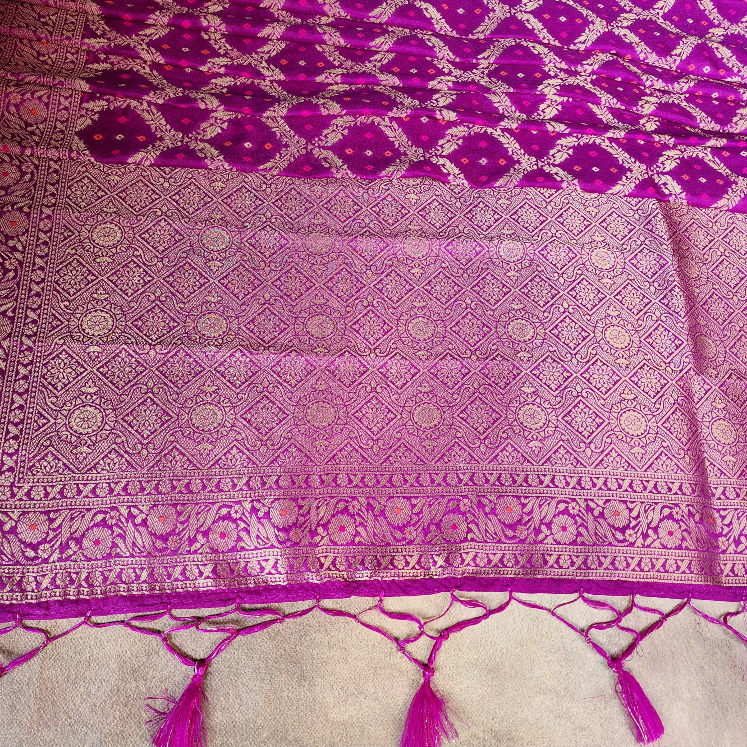 Bright Fuchsia Bandhani Dupatta with Traditional Jaal