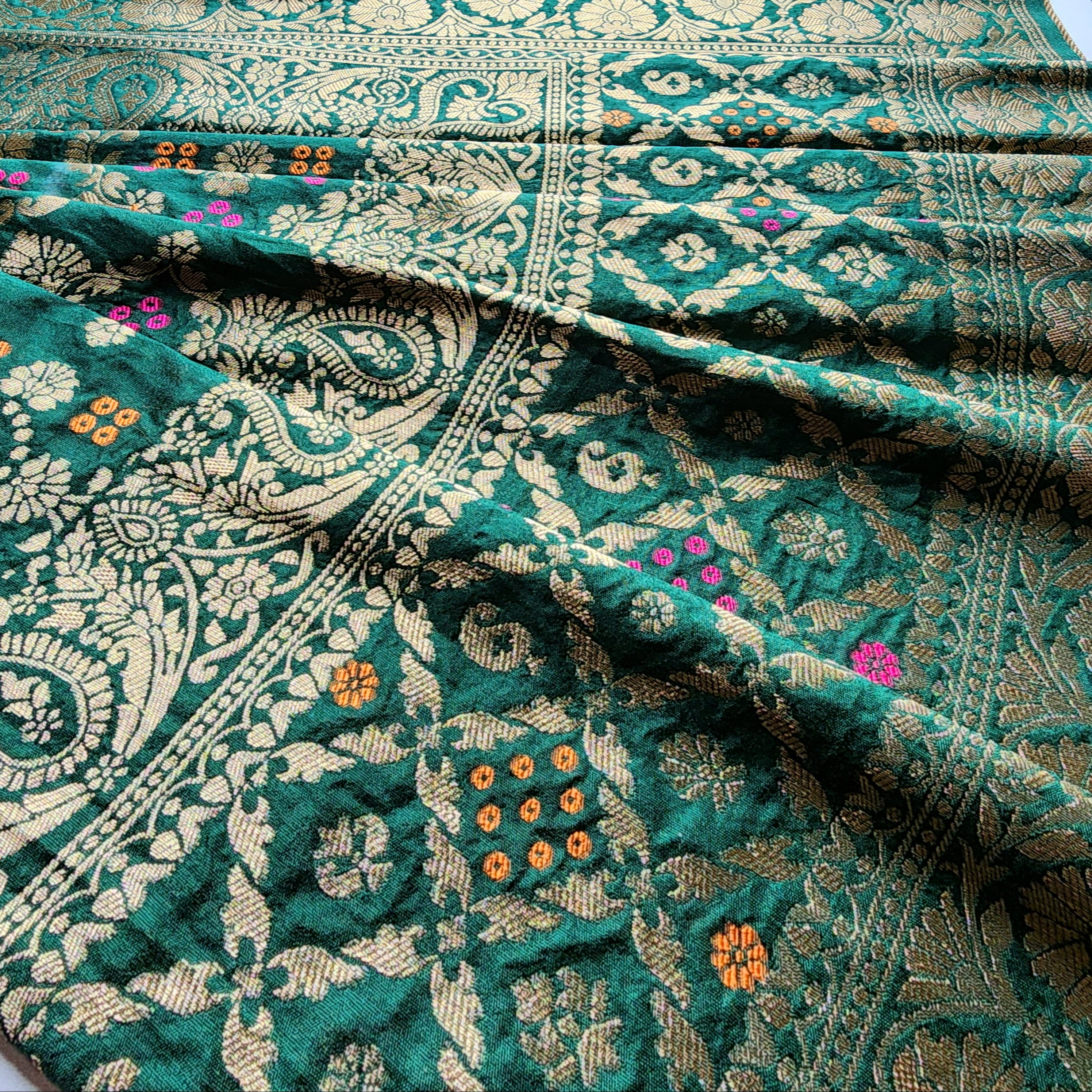 Emerald Green Bandhani Dupatta with Floral and Geometric Zari Weave