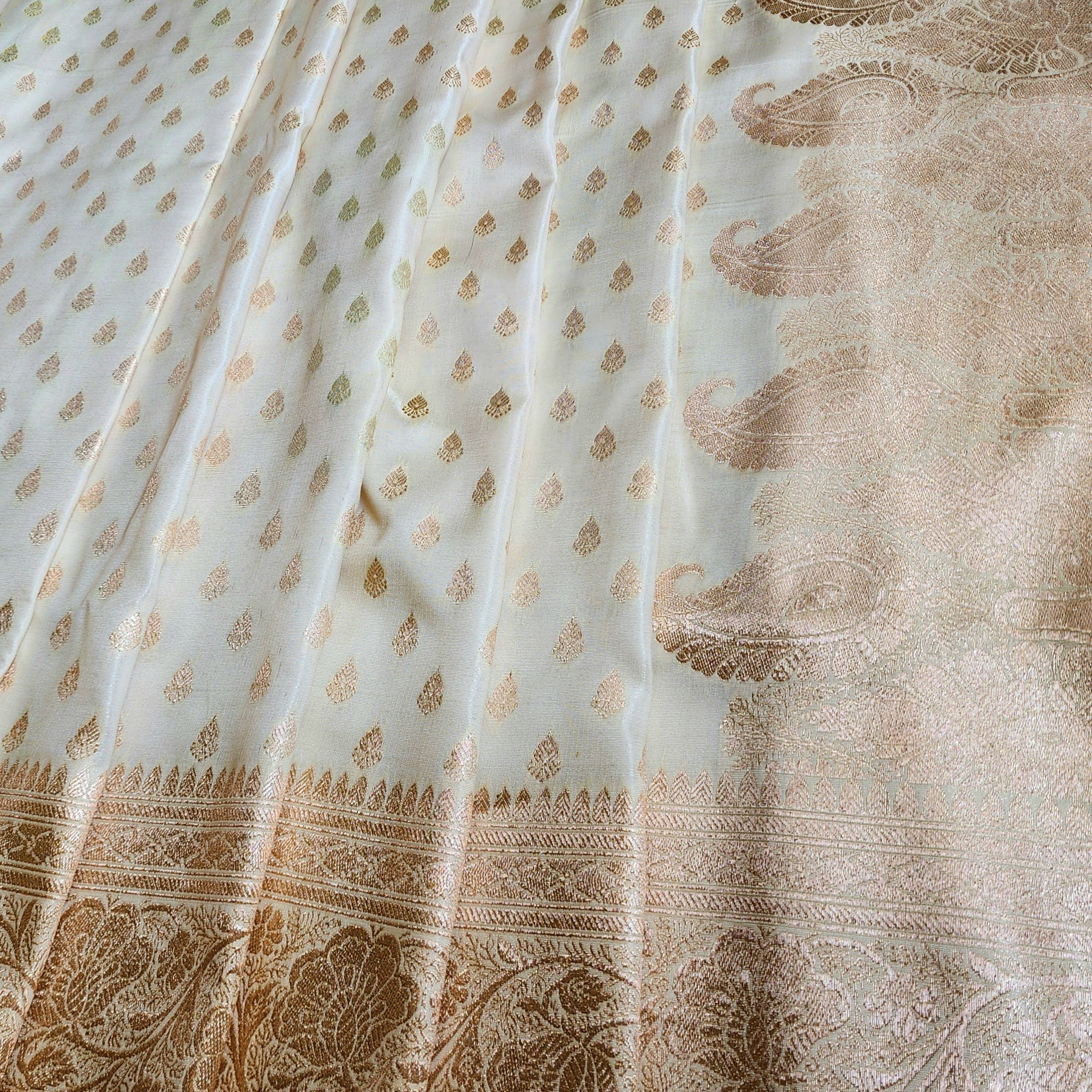 Rich White Banarasi Silk Saree with Gold Zari Weaving