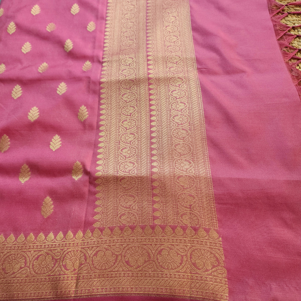 Dusty Rose Banarasi Tapetta Silk Leaf Weave Dupatta