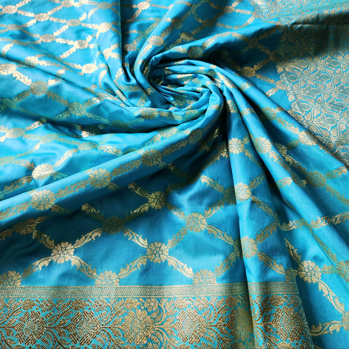 Banarasi Tapetta Silk - Turquoise Zari Jaal Dupatta