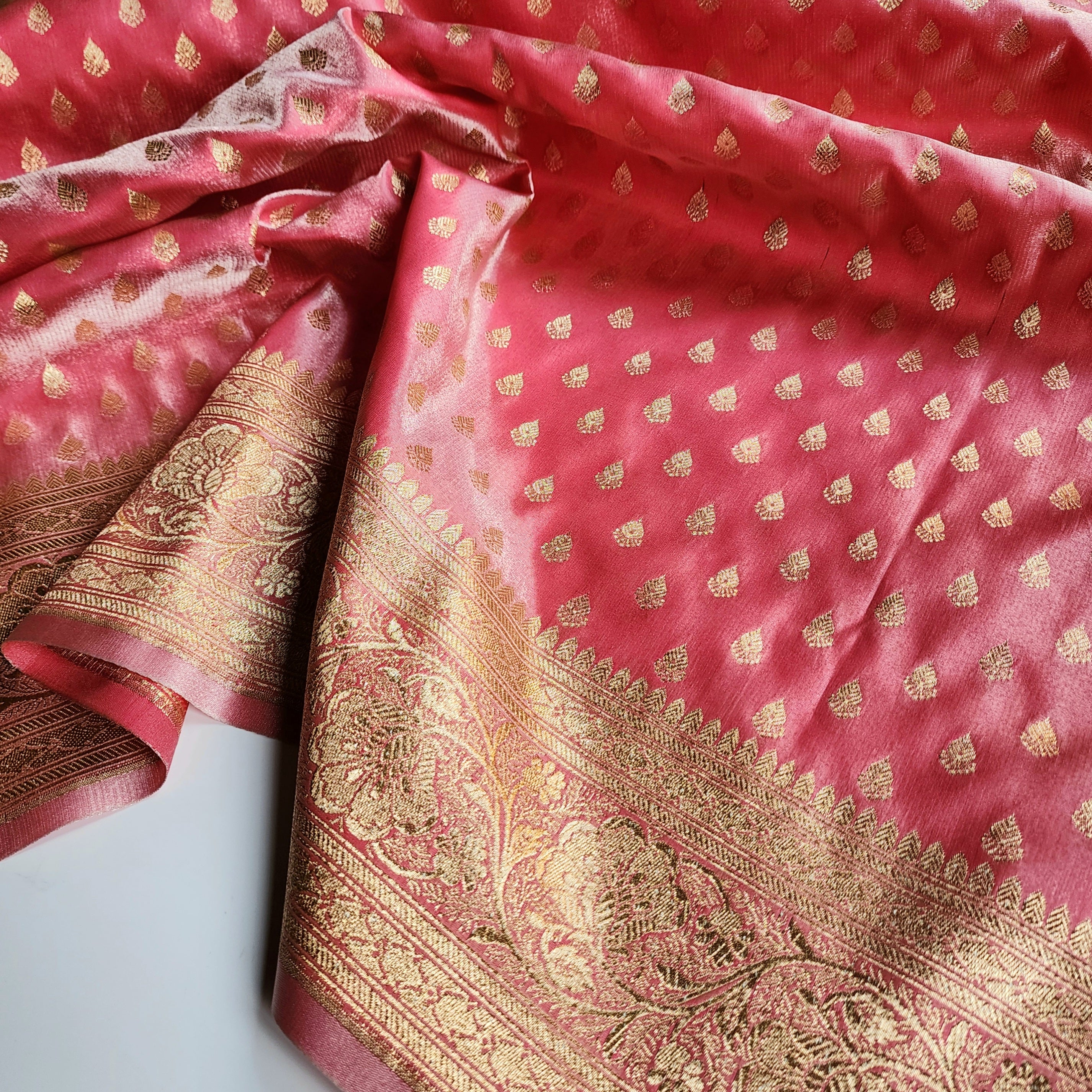 Rich Dusty Rose Banarasi Silk Saree with Gold Zari Weaving