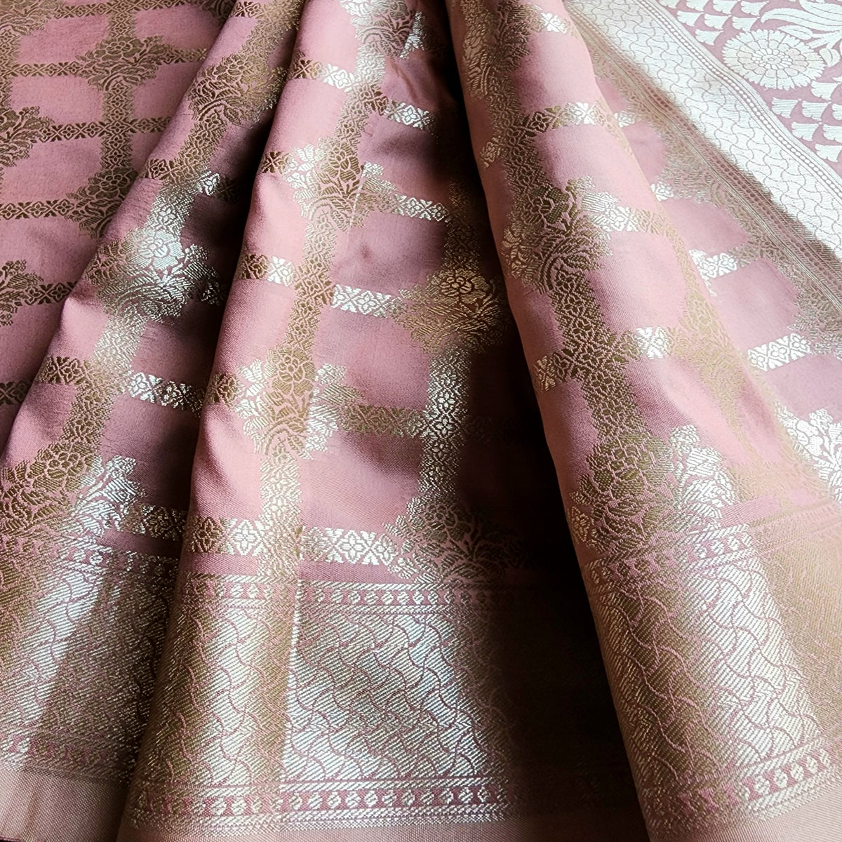 Rose Pink Banarasi Dupatta - Golden Lattice Weave