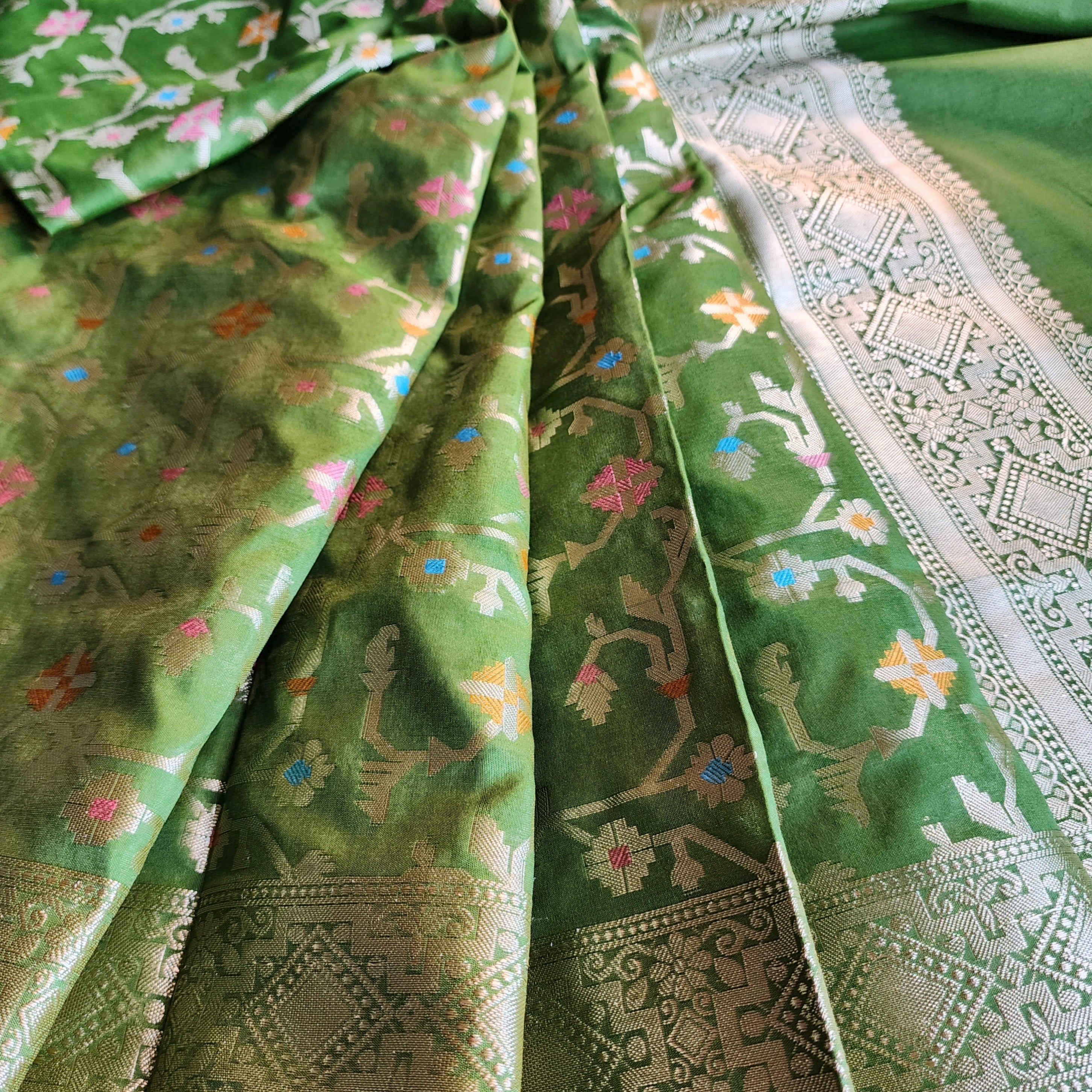 Golden Grid Banarasi Silk Dupatta with Meenakari Work in Mehendi Green