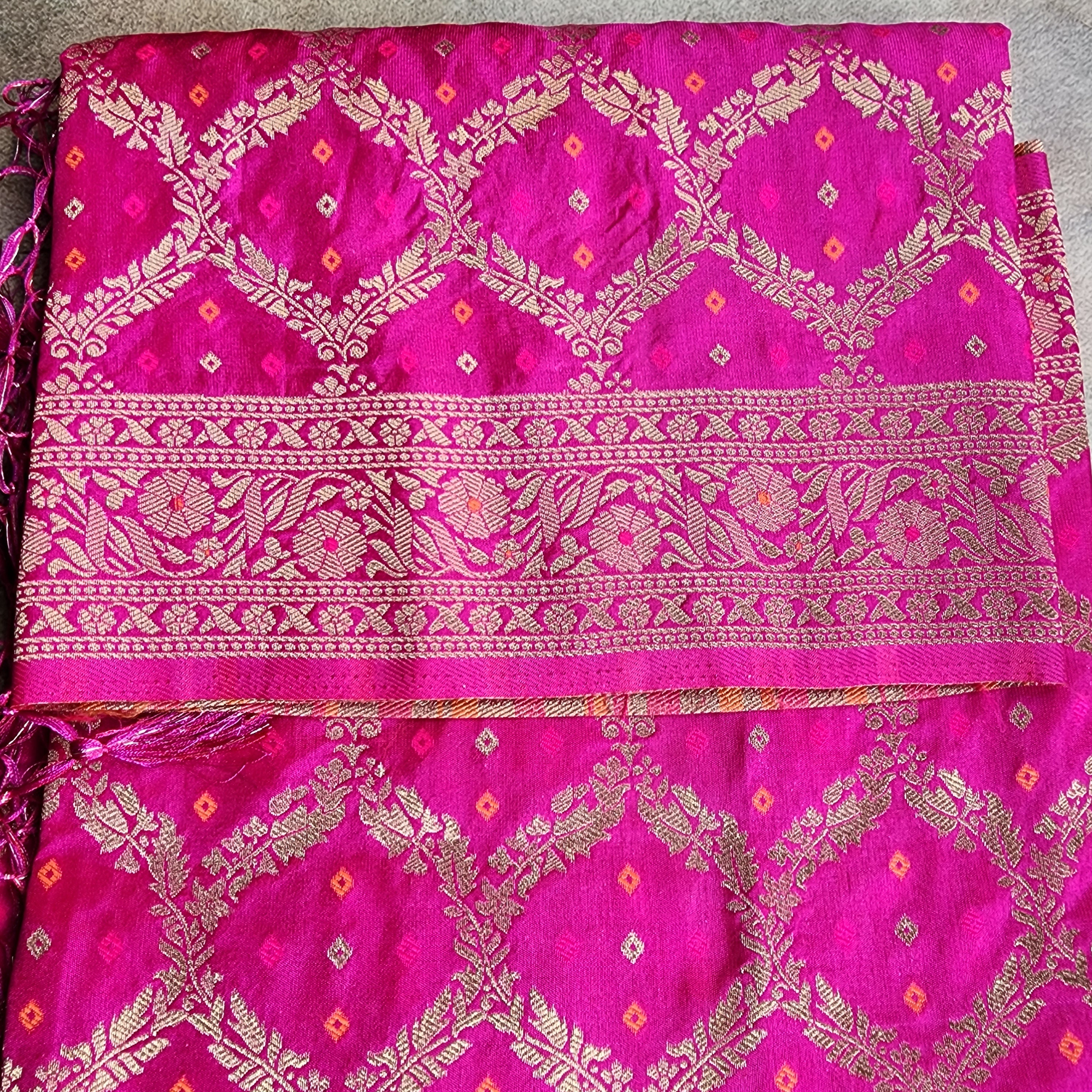 Fuchsia Pink Bandhani Dupatta with Traditional Jaal