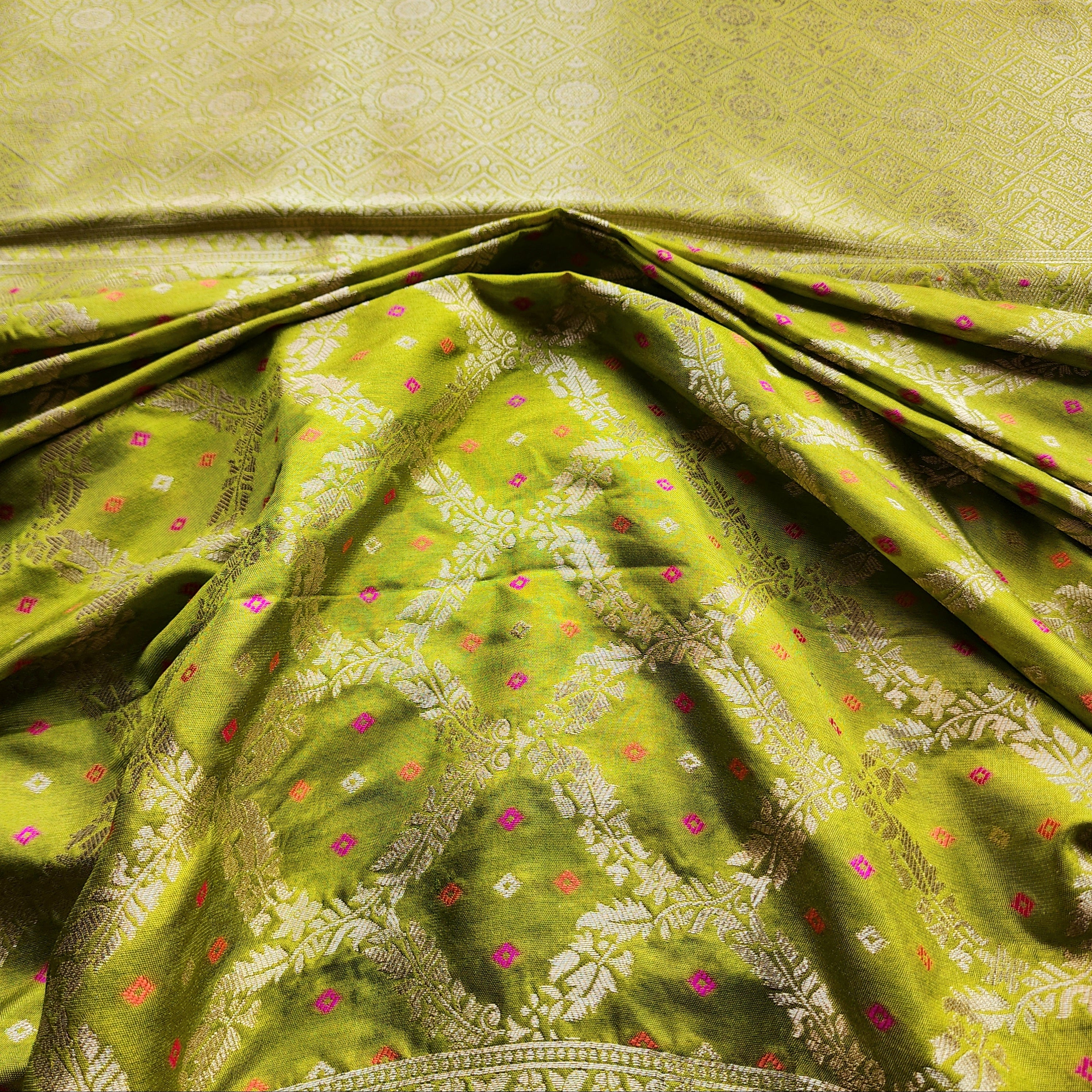 Lime Green Bandhani Dupatta with Traditional Jaal