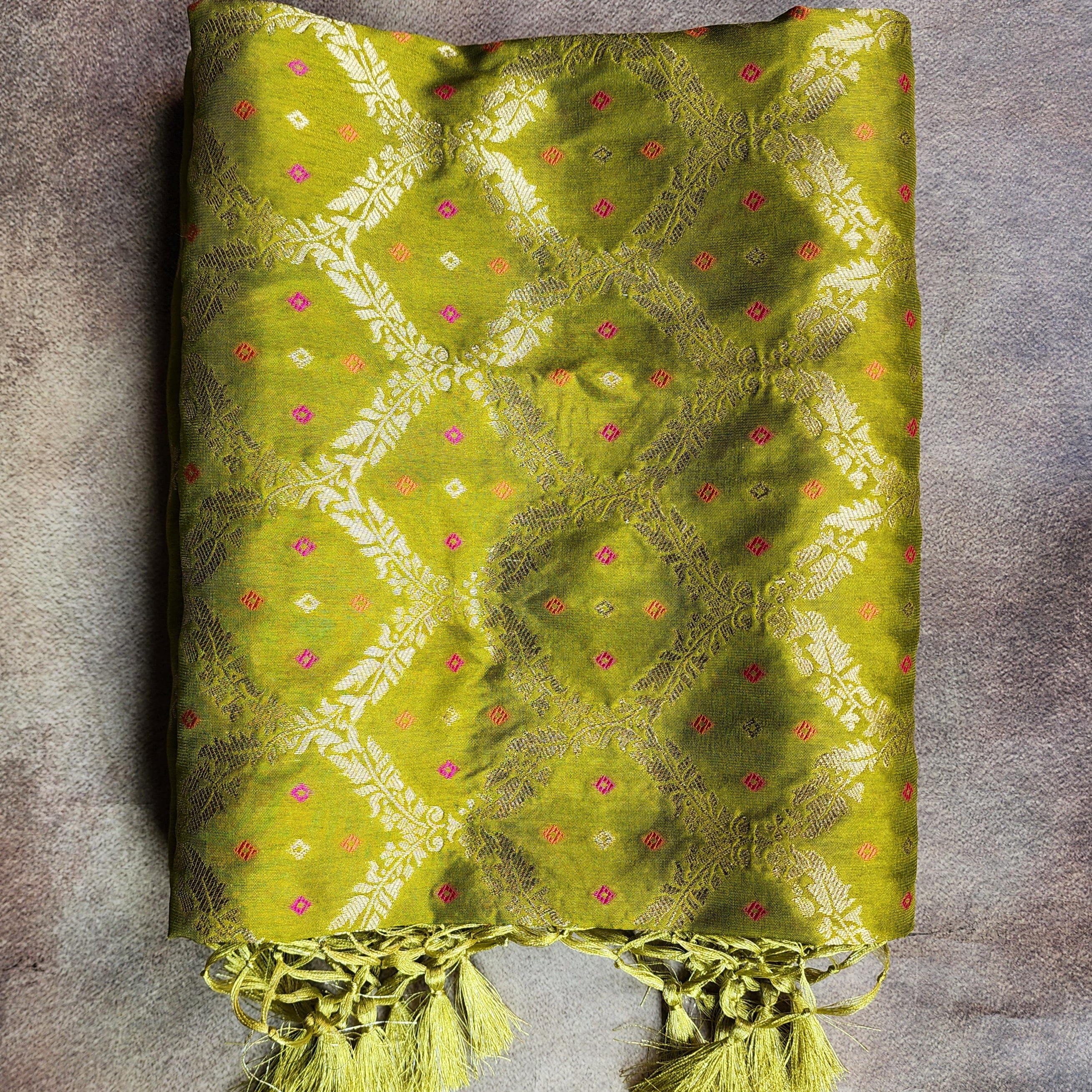 Lime Green Bandhani Dupatta with Traditional Jaal