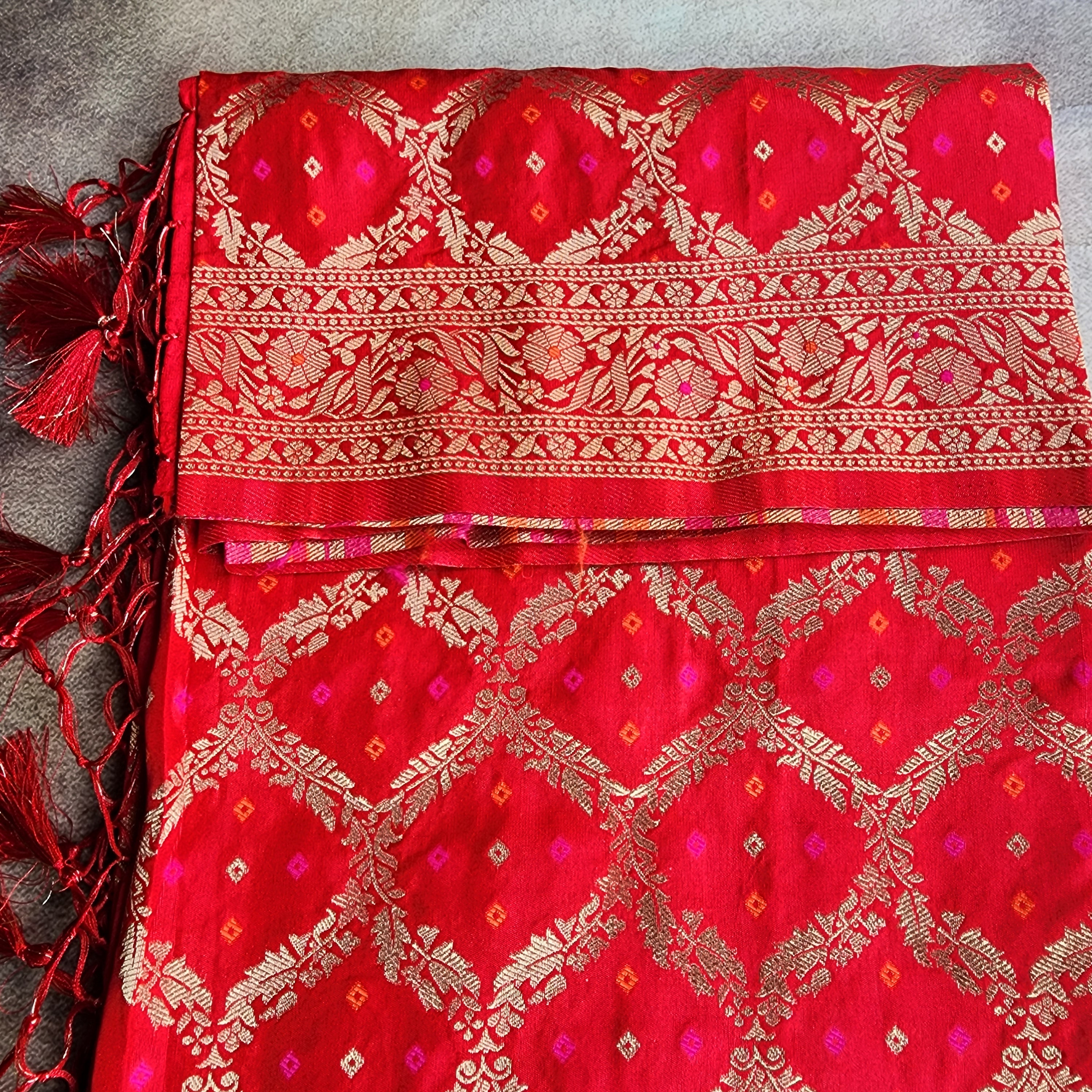 Red Bandhani Dupatta with Traditional Jaal