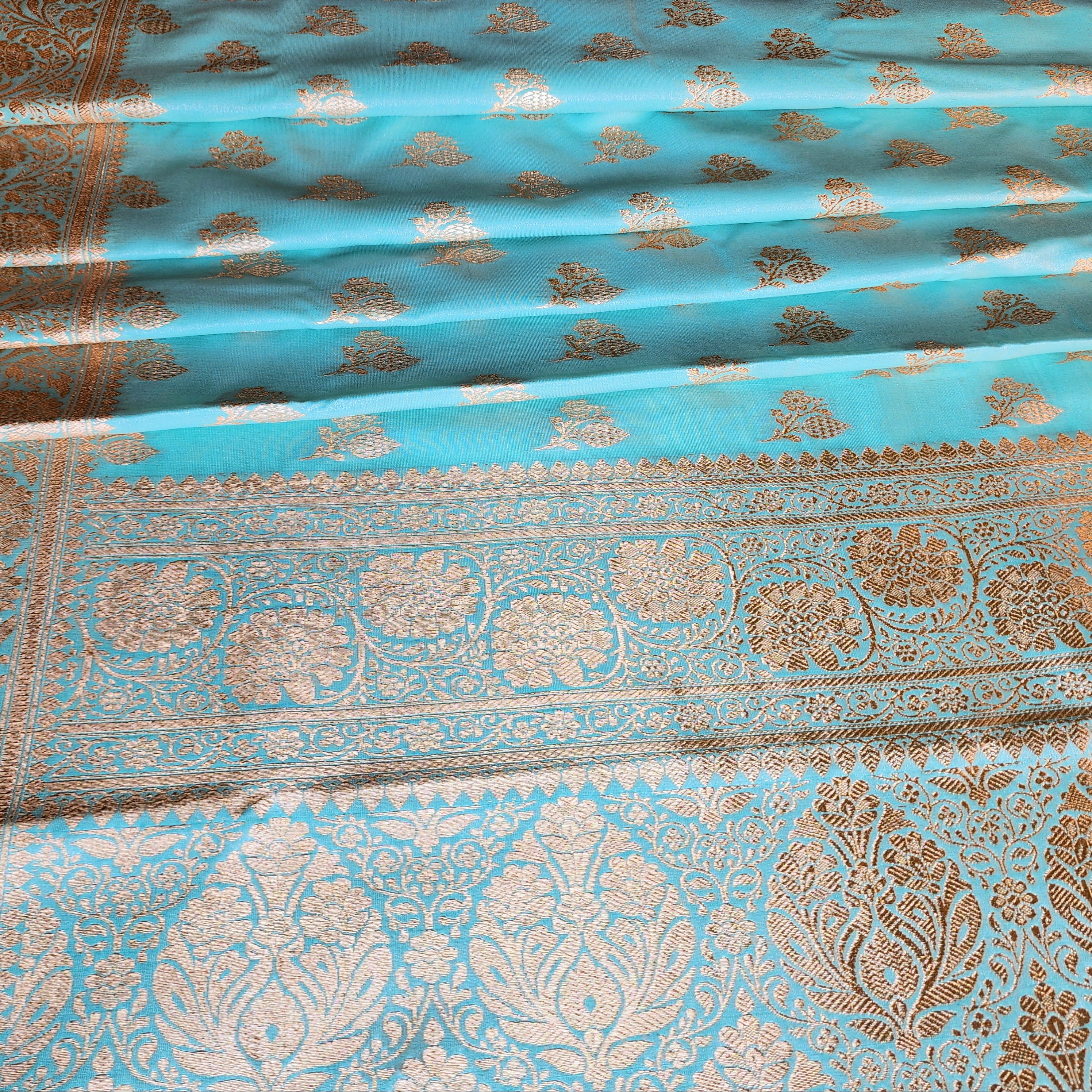 Rich Sea Green Banarasi Silk Saree with Gold Zari Weaving