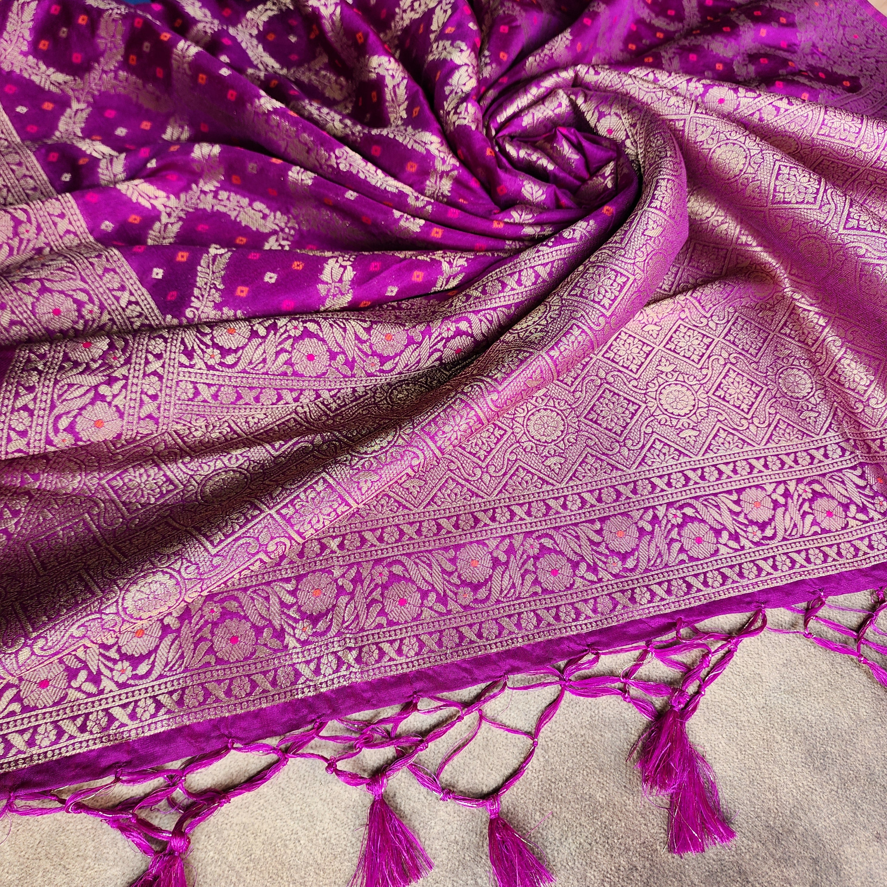 Bright Fuchsia Bandhani Dupatta with Traditional Jaal