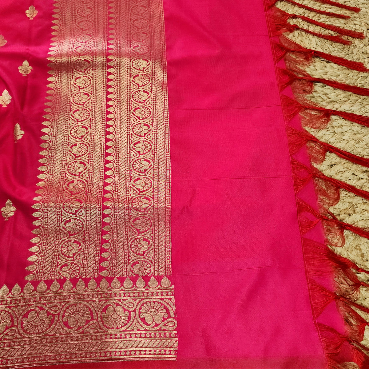 Rani Pink Banarasi Tapetta Silk Leaf Weave Dupatta