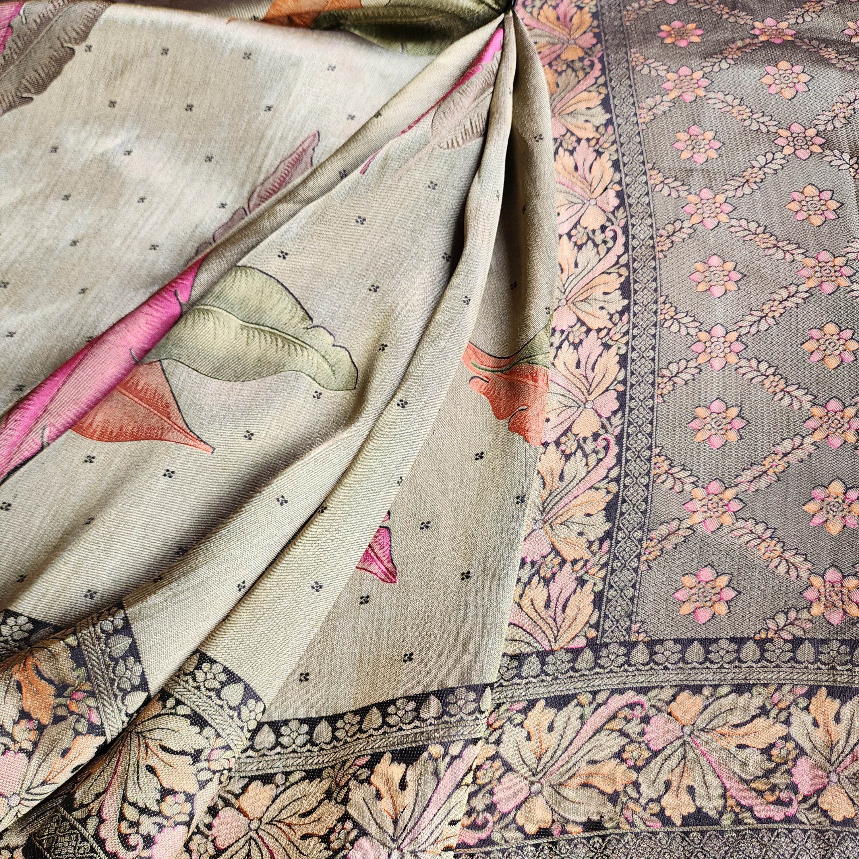 Dove Grey Tissue Silk Saree with Artistic Leaf Motifs