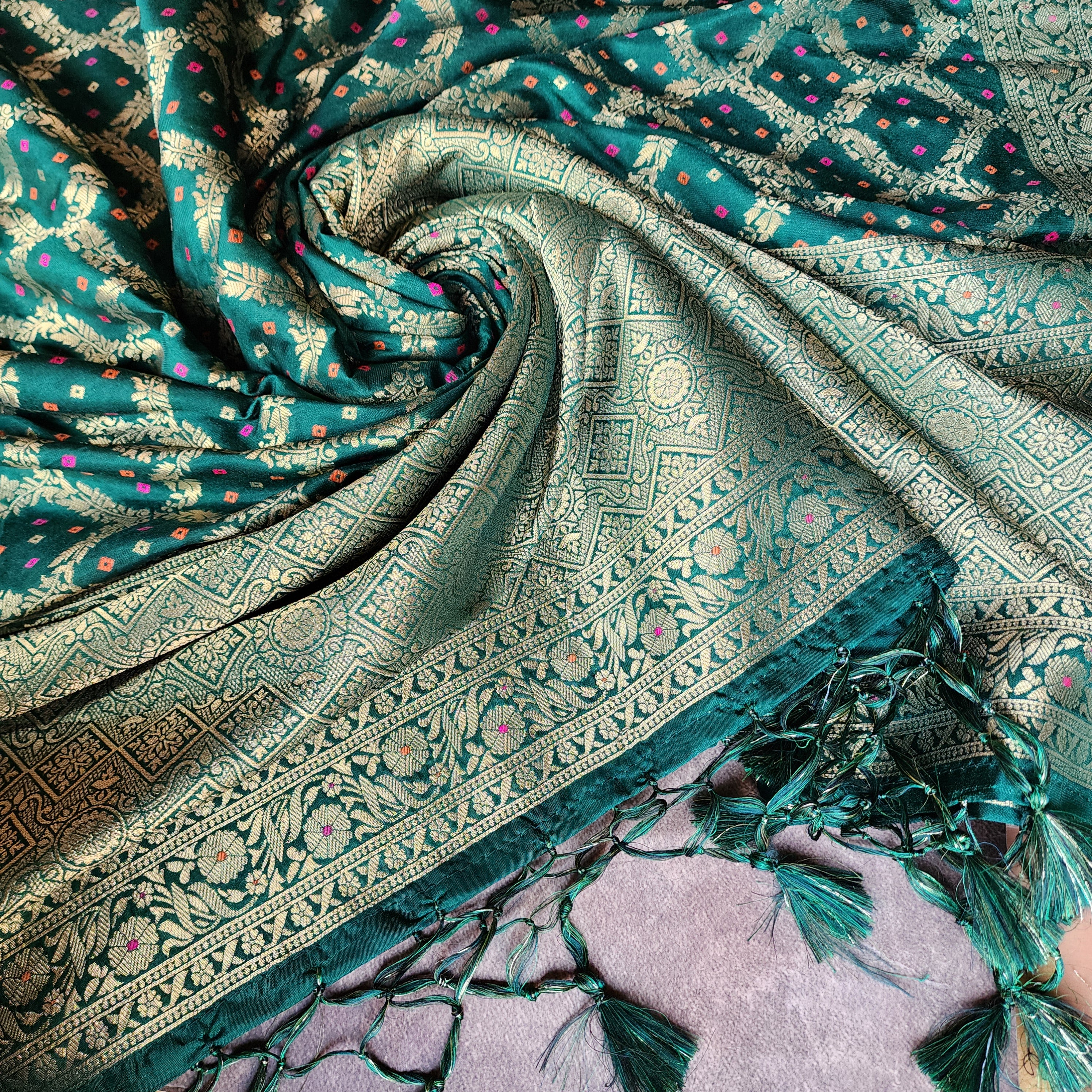 Bottle Green Bandhani Dupatta with Traditional Jaal