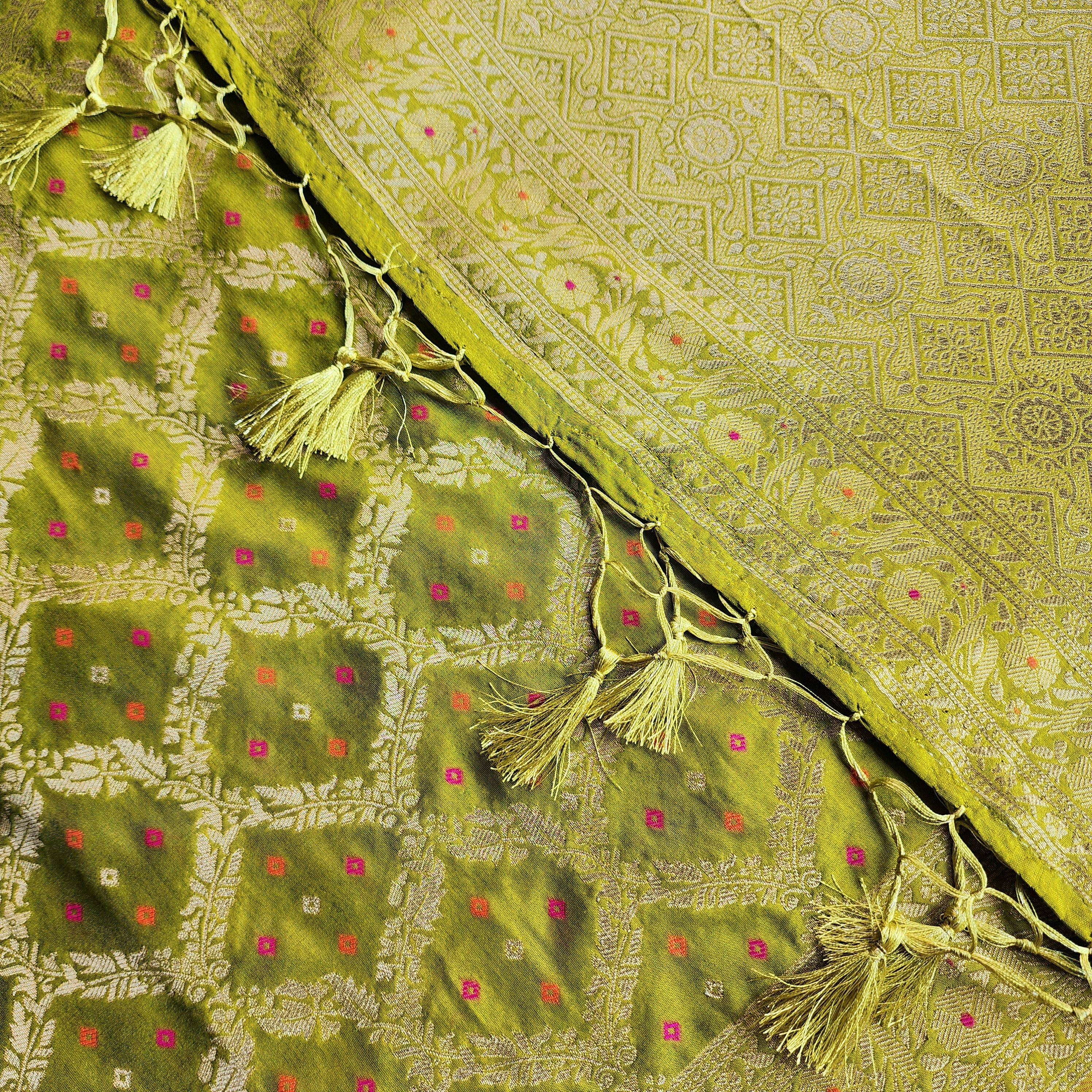 Lime Green Bandhani Dupatta with Traditional Jaal