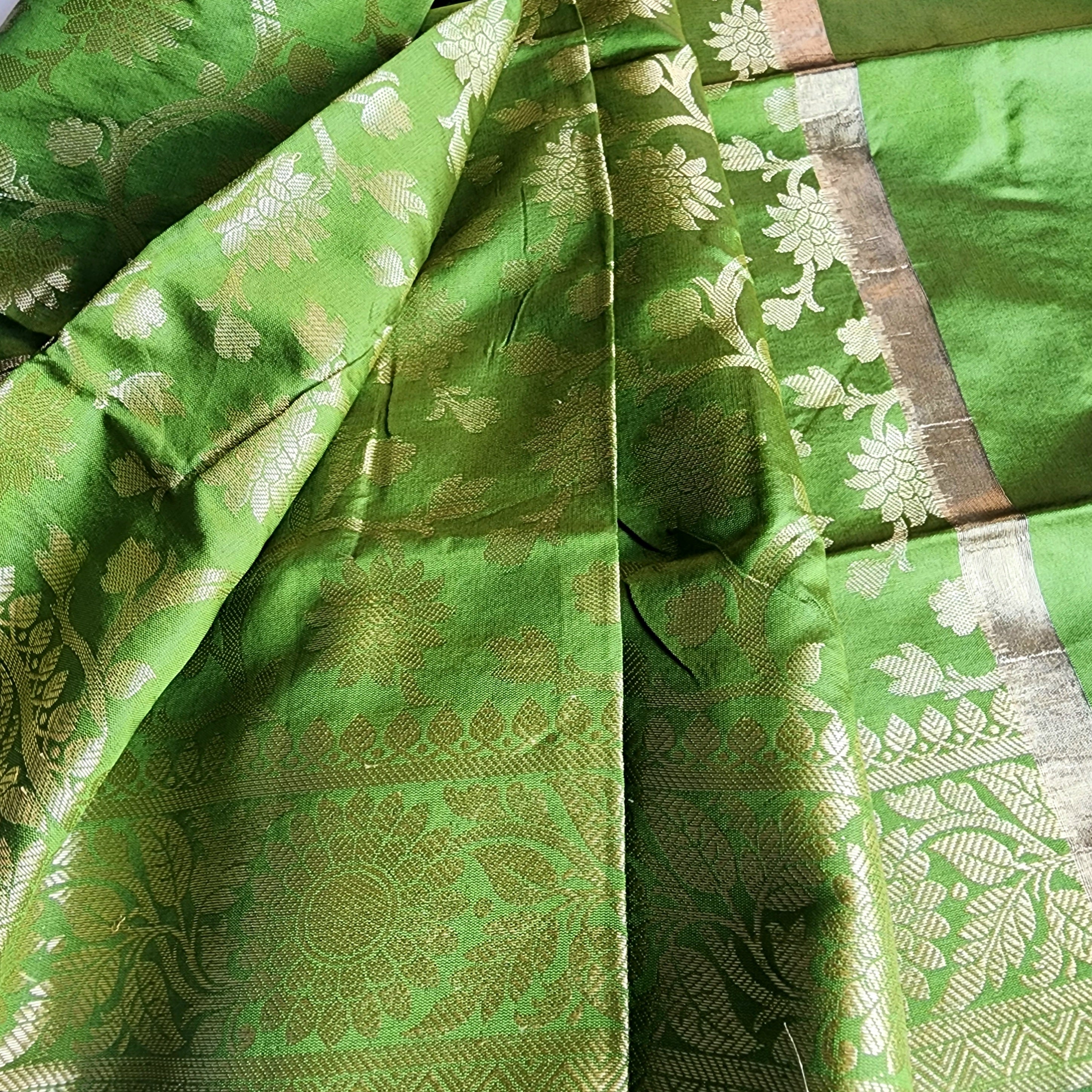 Parrot Green Banarasi Tapetta Silk Dupatta with Gold Floral Zari Weave