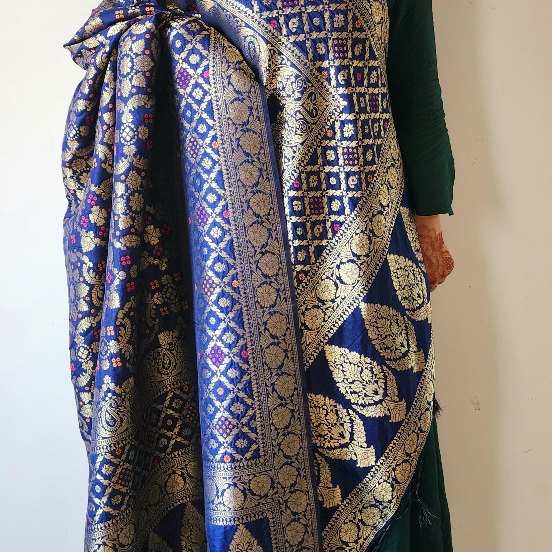 Royal Navy Blue Bandhani Dupatta with Floral and Geometric Zari Weave