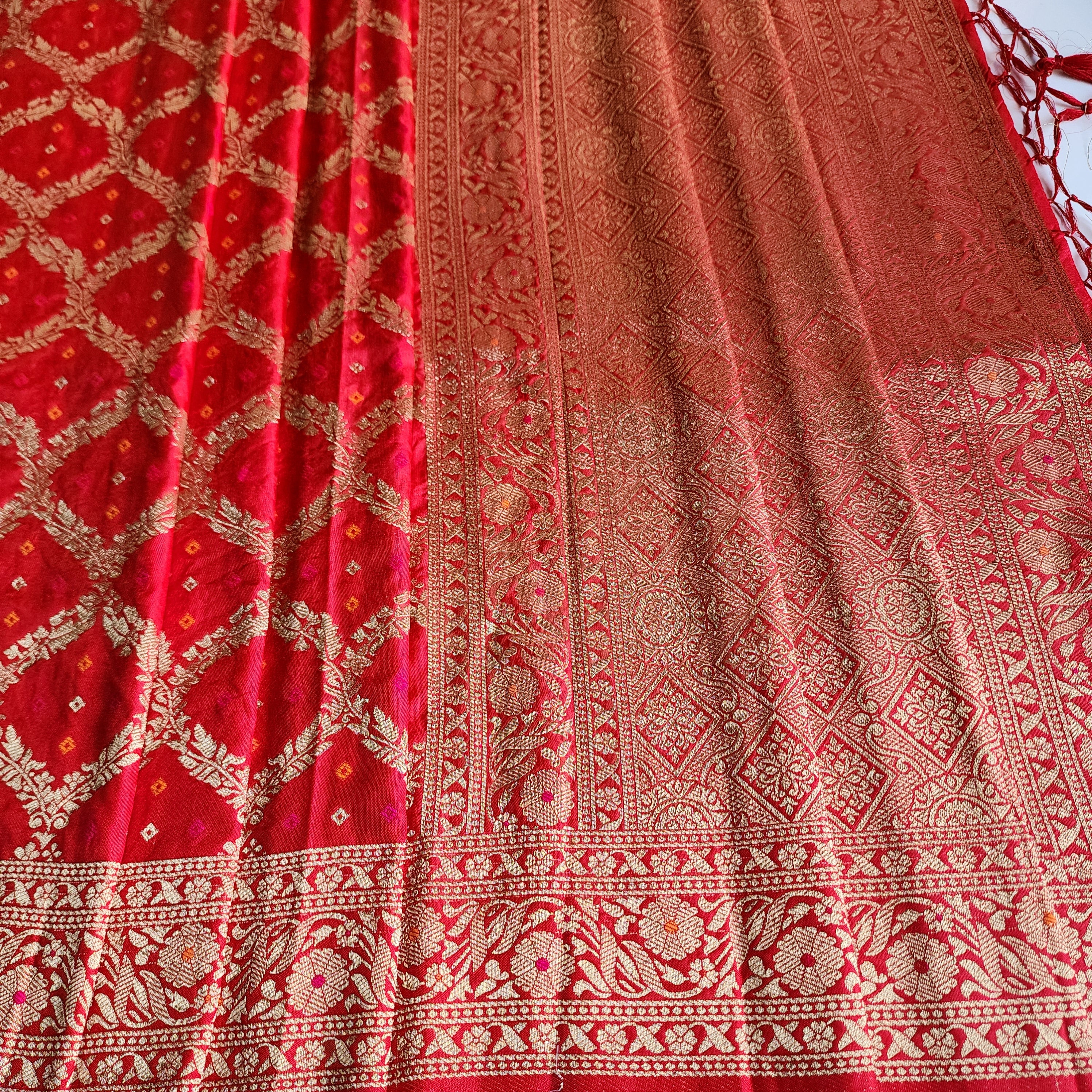 Crimson Red Bandhani Dupatta with Traditional Jaal