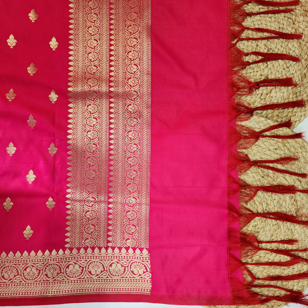 Rani Pink Banarasi Tapetta Silk Leaf Weave Dupatta