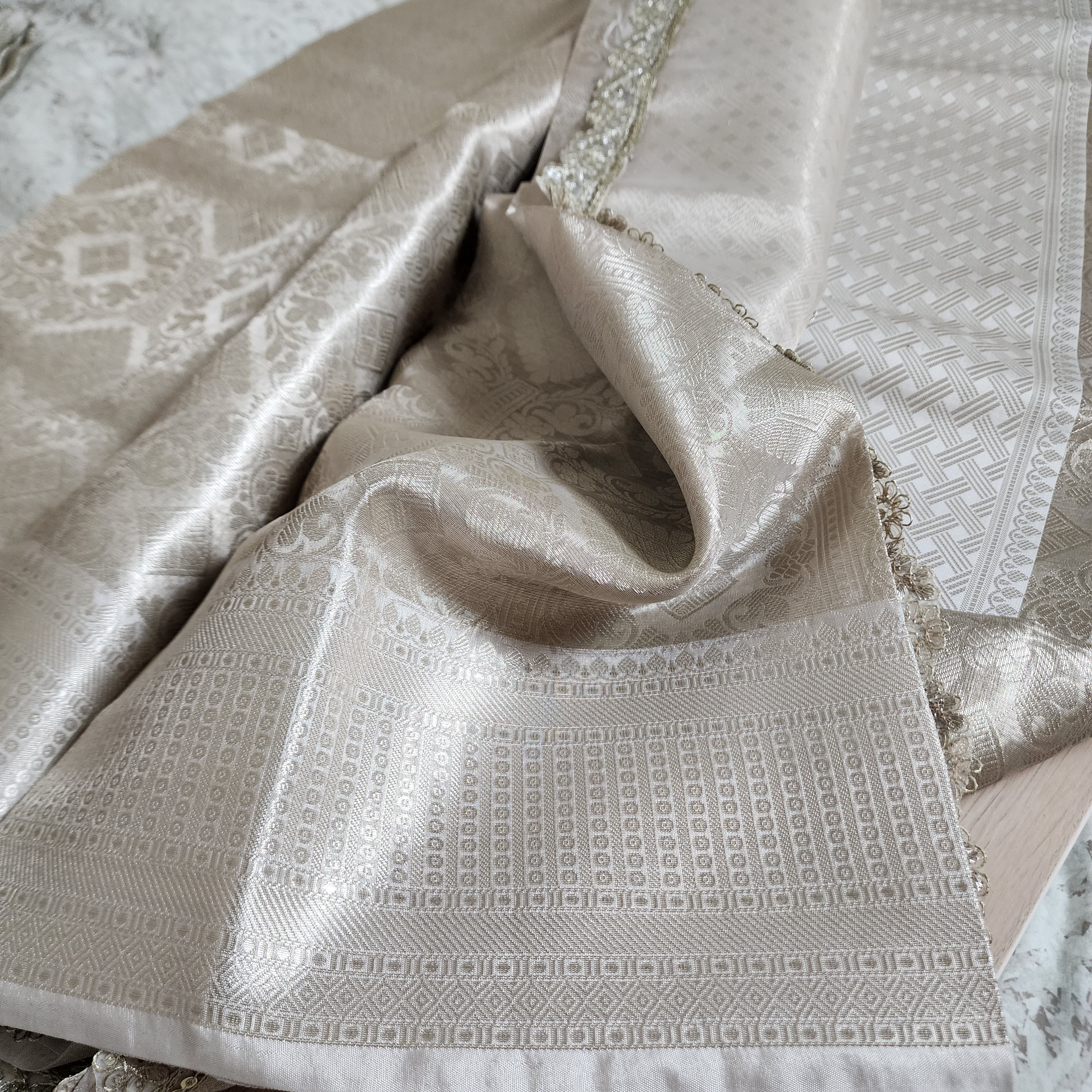 Elegant Glass Tissue Silk Saree in Brocade style weaving